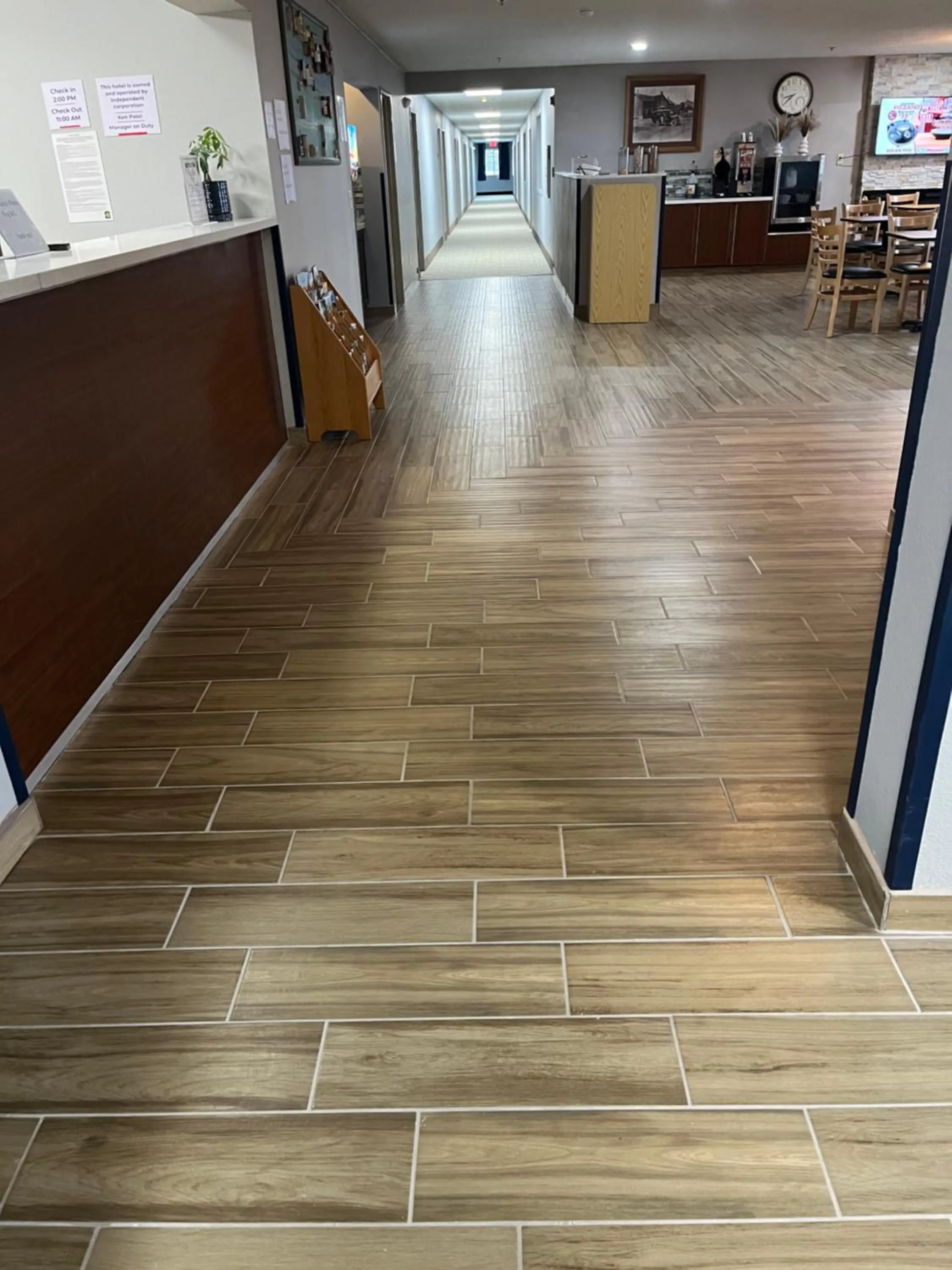 Kitchen or kitchenette in Days Inn & Suites by Wyndham Williamsburg IA North