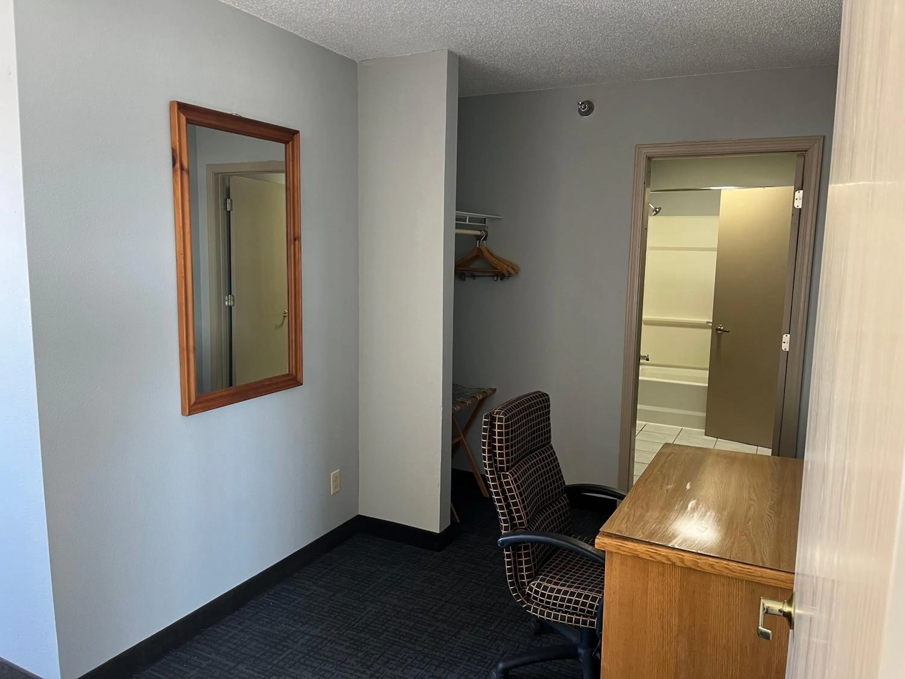 hair dresser in Days Inn & Suites by Wyndham Williamsburg IA North