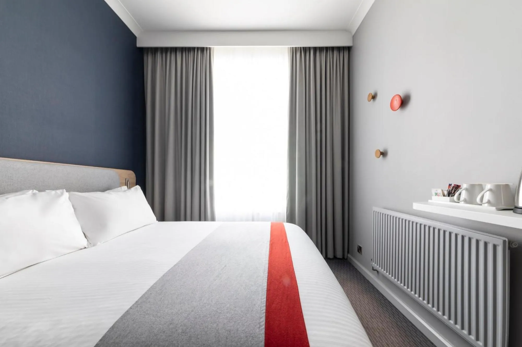 Bed in Holiday Inn Express London Victoria by IHG