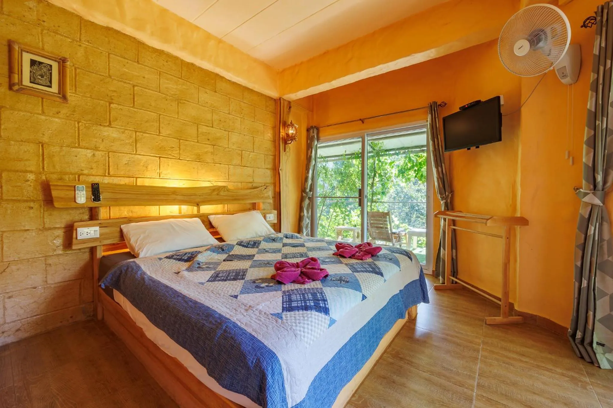 Bed in Baandin Chiewlarn