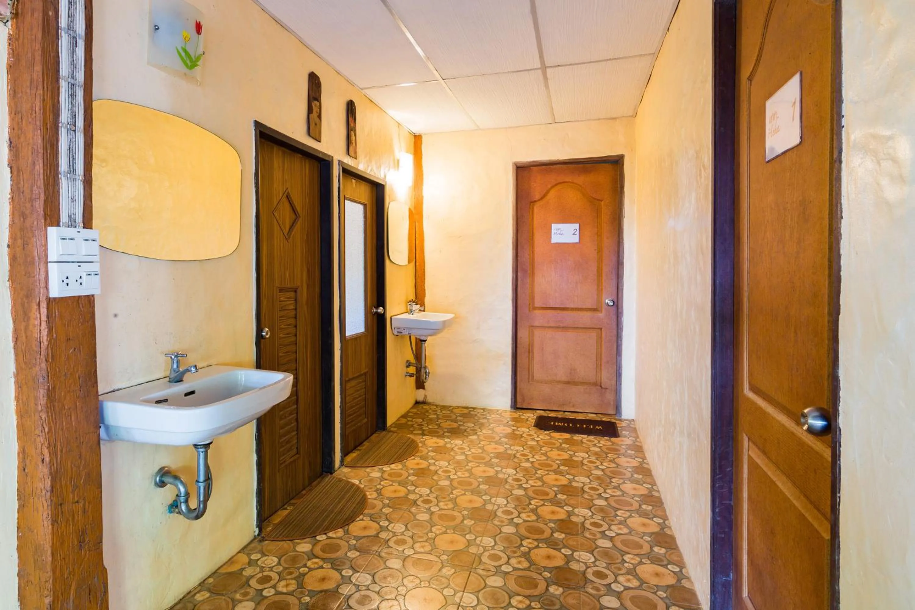 Toilet in Baandin Chiewlarn