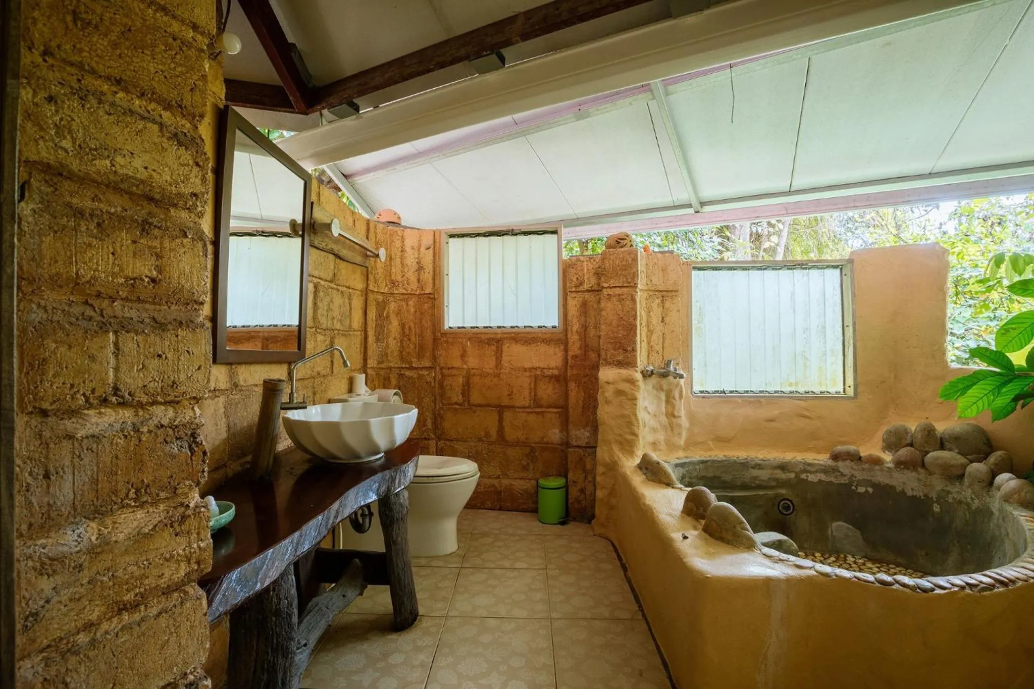 Hot Tub in Baandin Chiewlarn