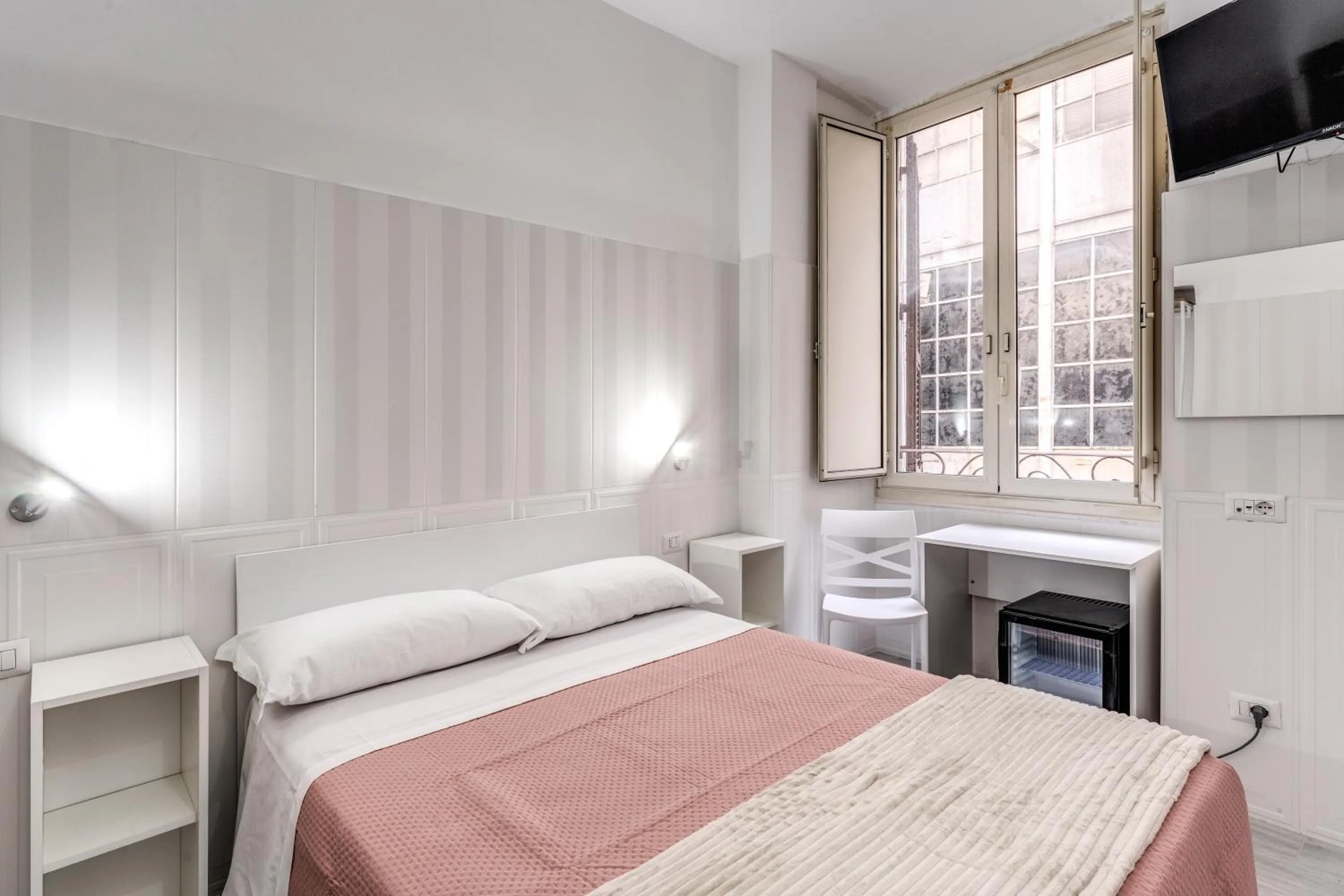 Bedroom, Bed in AltaDomus Roma