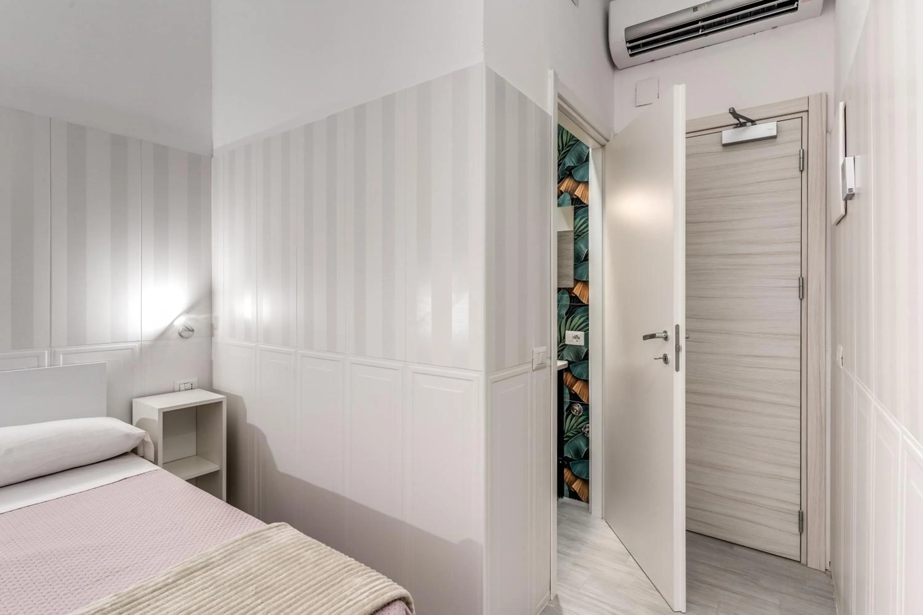 Bedroom, Bed in AltaDomus Roma