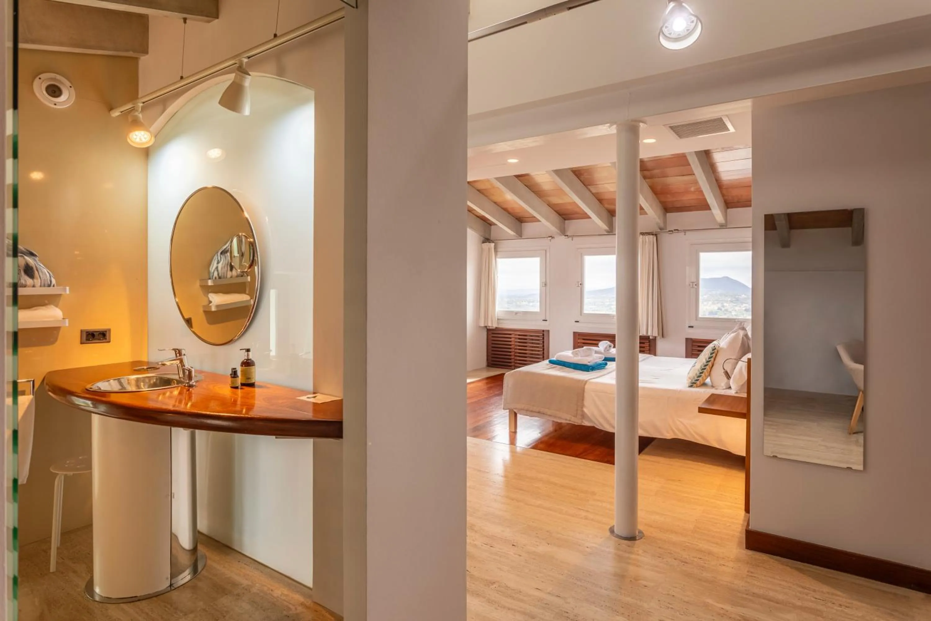 Bathroom, Bed in Can Cota Boutique - Turismo de interior