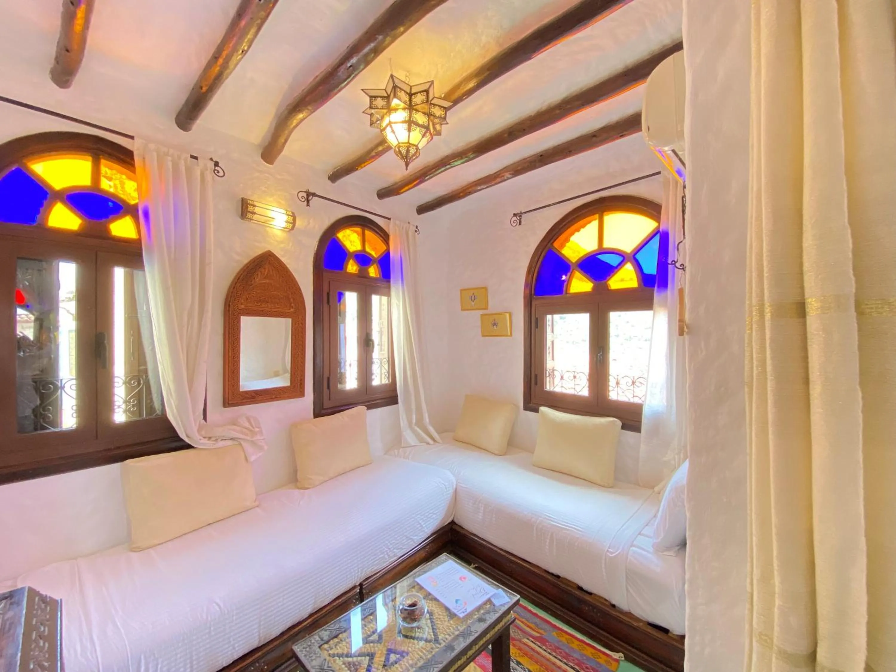 Photo of the whole room in Riad Gharnata