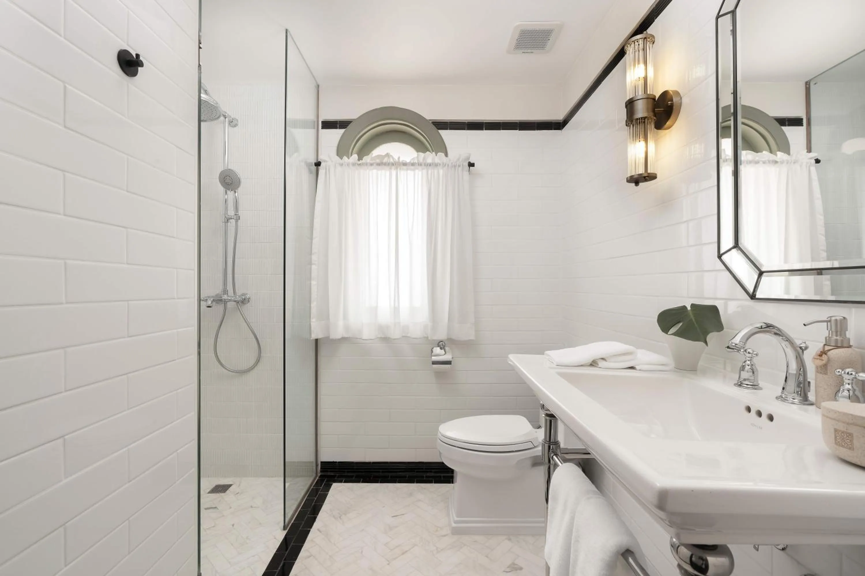 Bathroom in Souphattra Heritage Vientiane