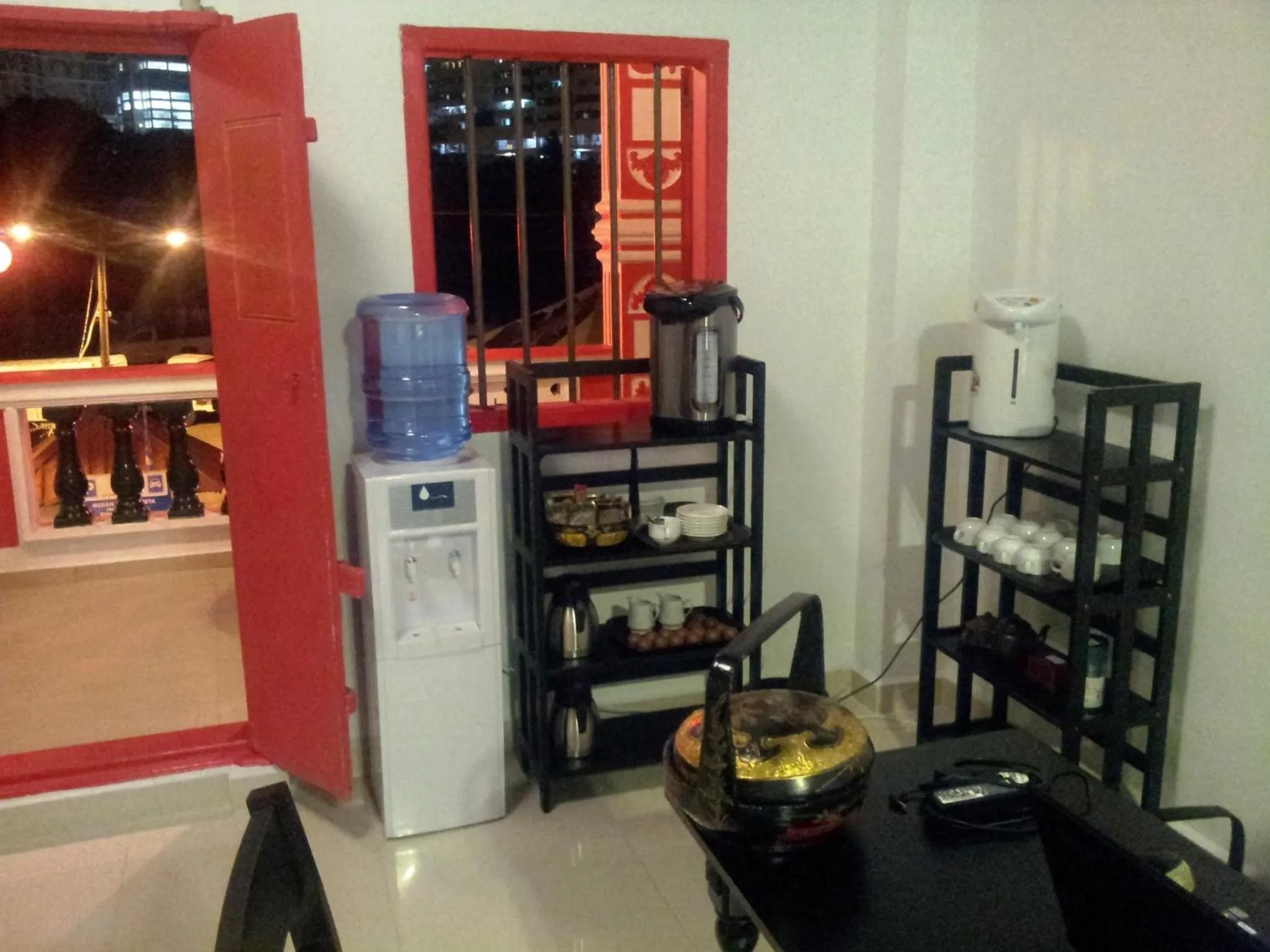 Coffee/tea facilities in KT Chinatown Lodge