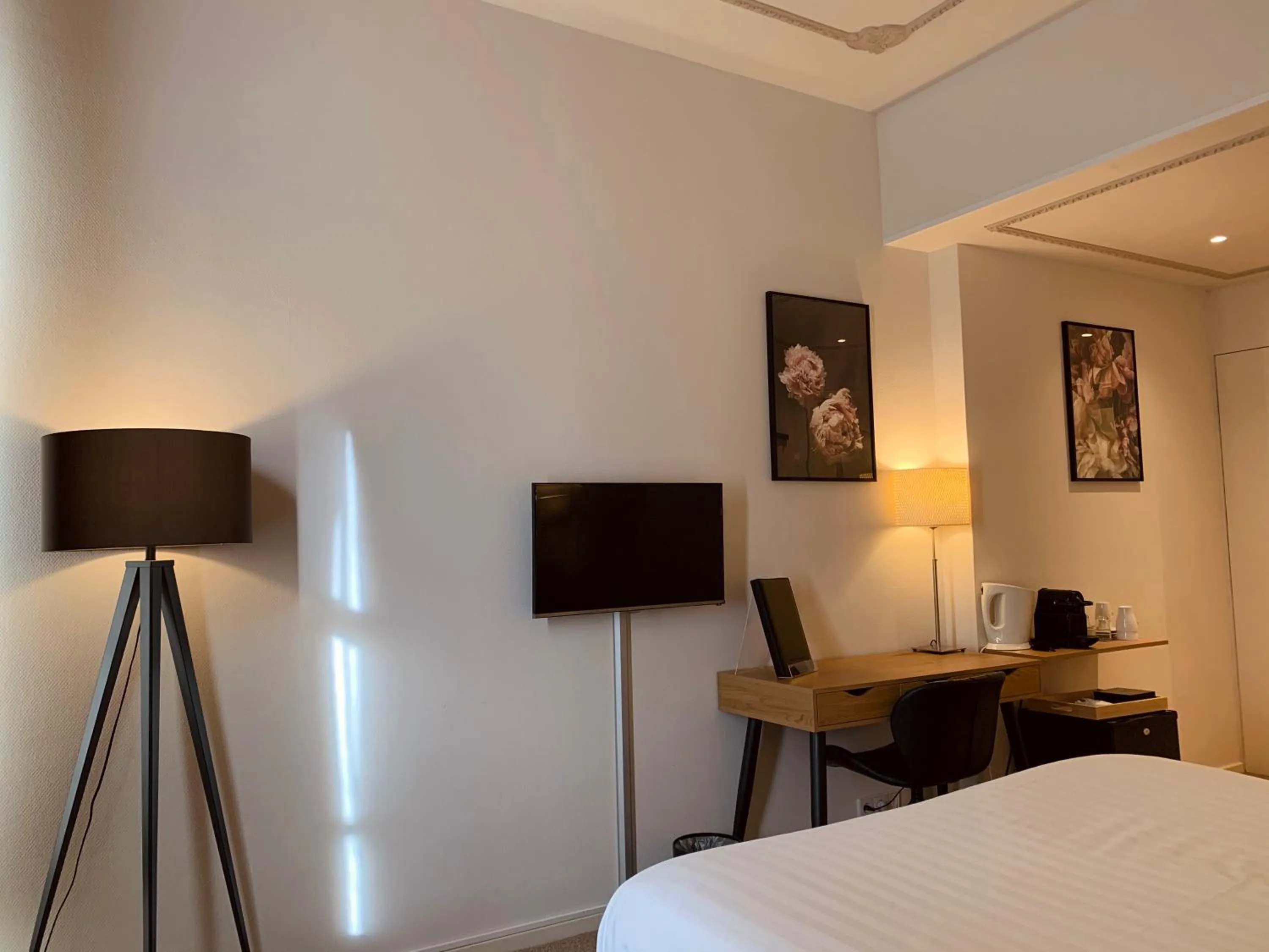 TV and multimedia, Bed in Hotel Grand Canal