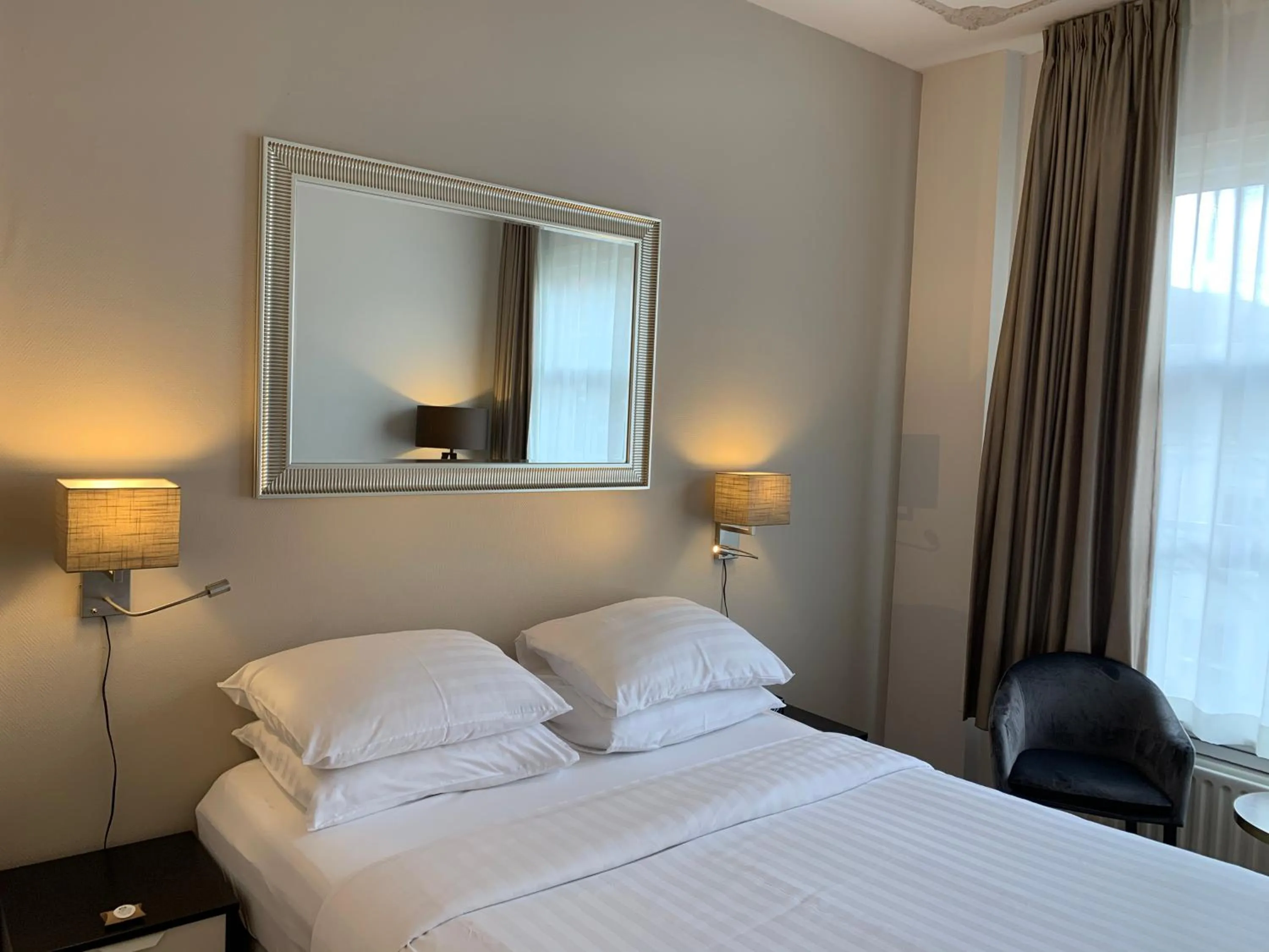 Bed in Hotel Grand Canal