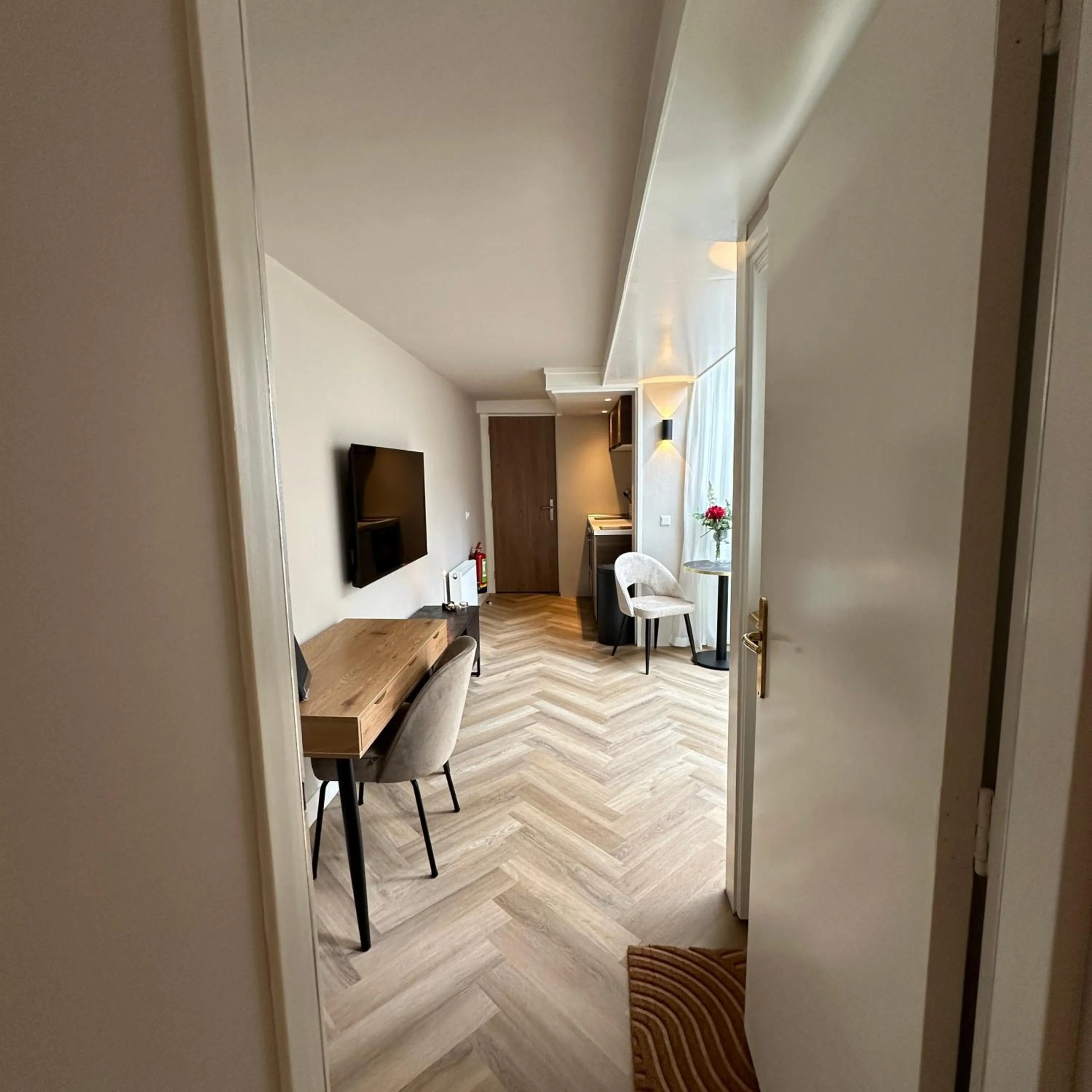 Other, Bed in Hotel Grand Canal