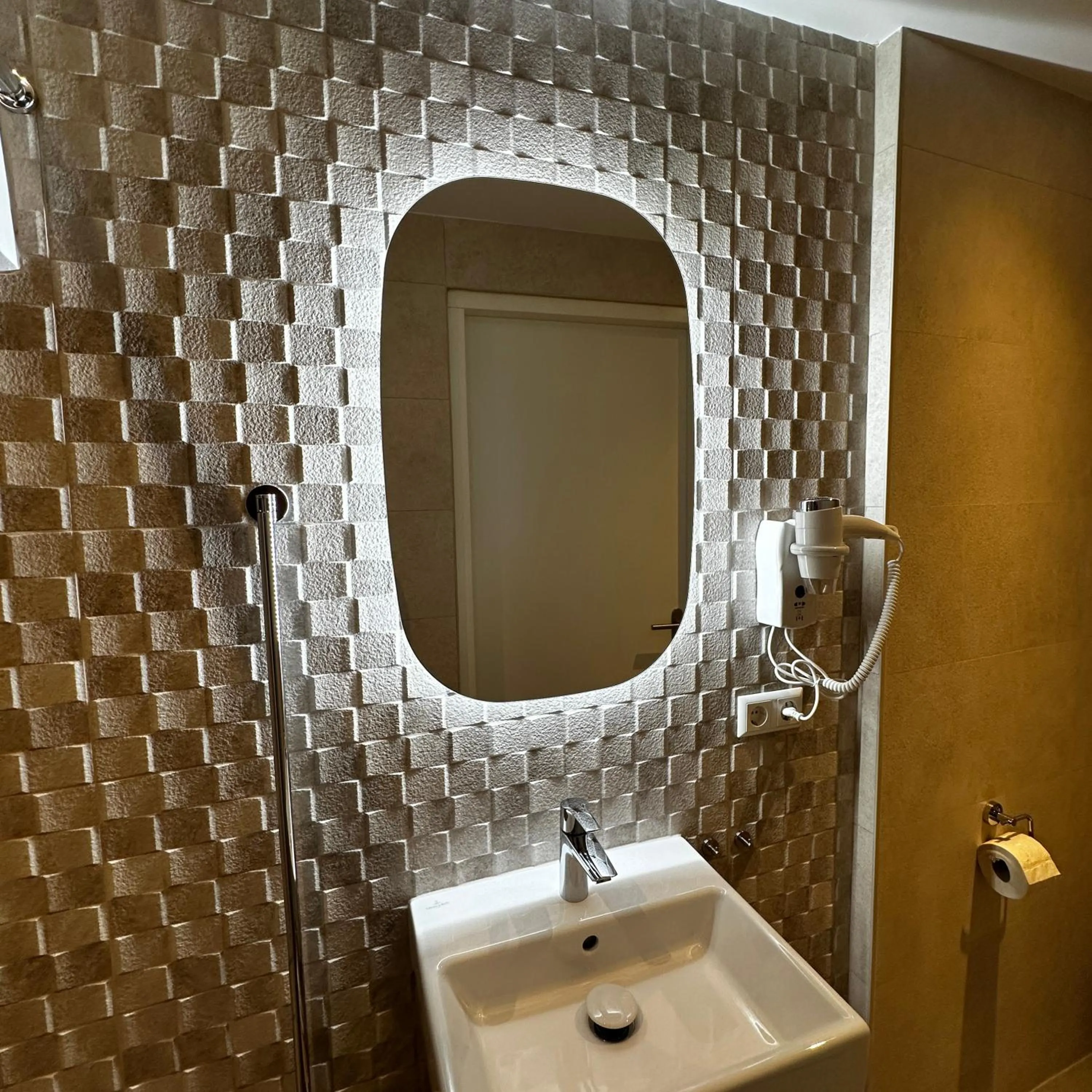 Bathroom in Hotel Grand Canal