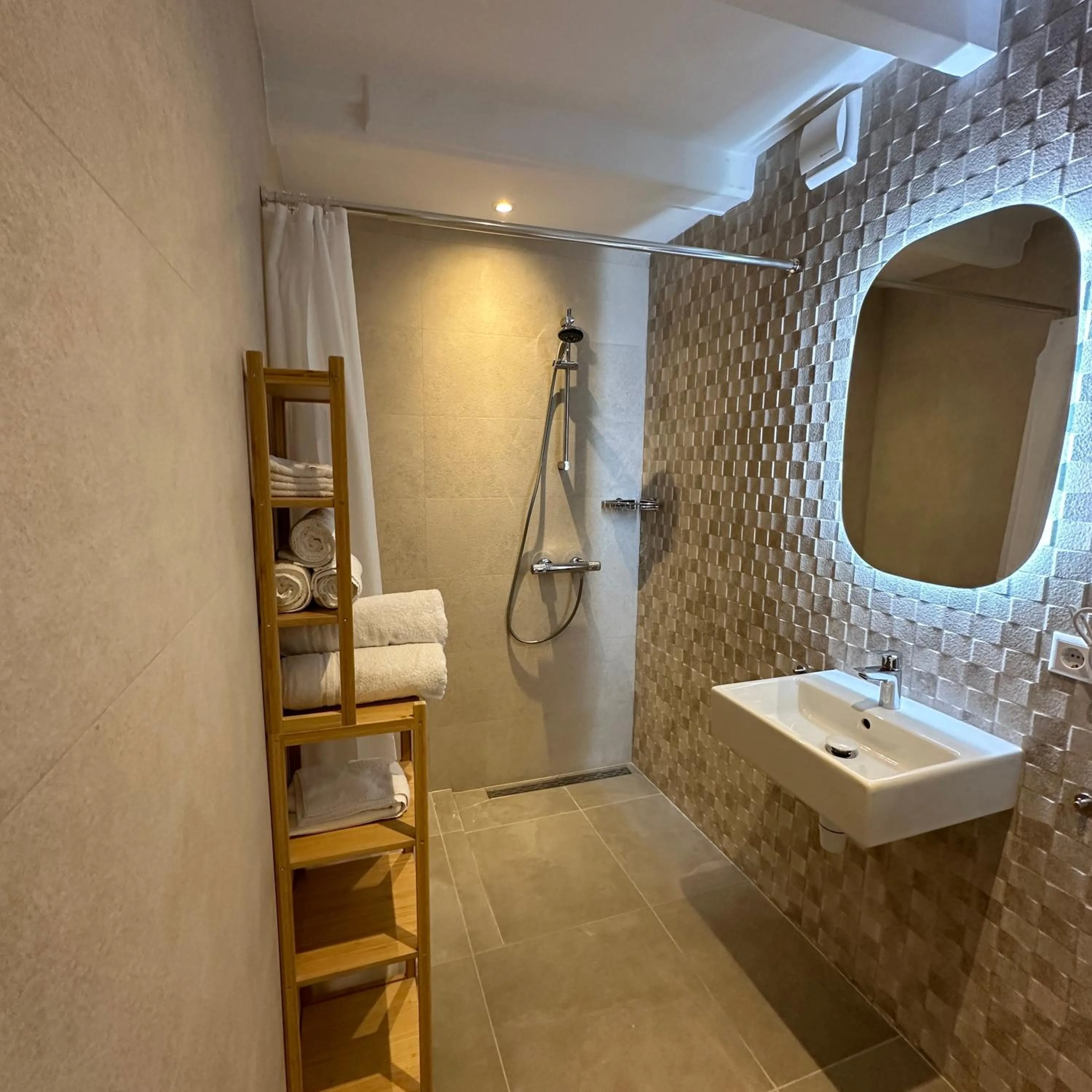 Bathroom in Hotel Grand Canal