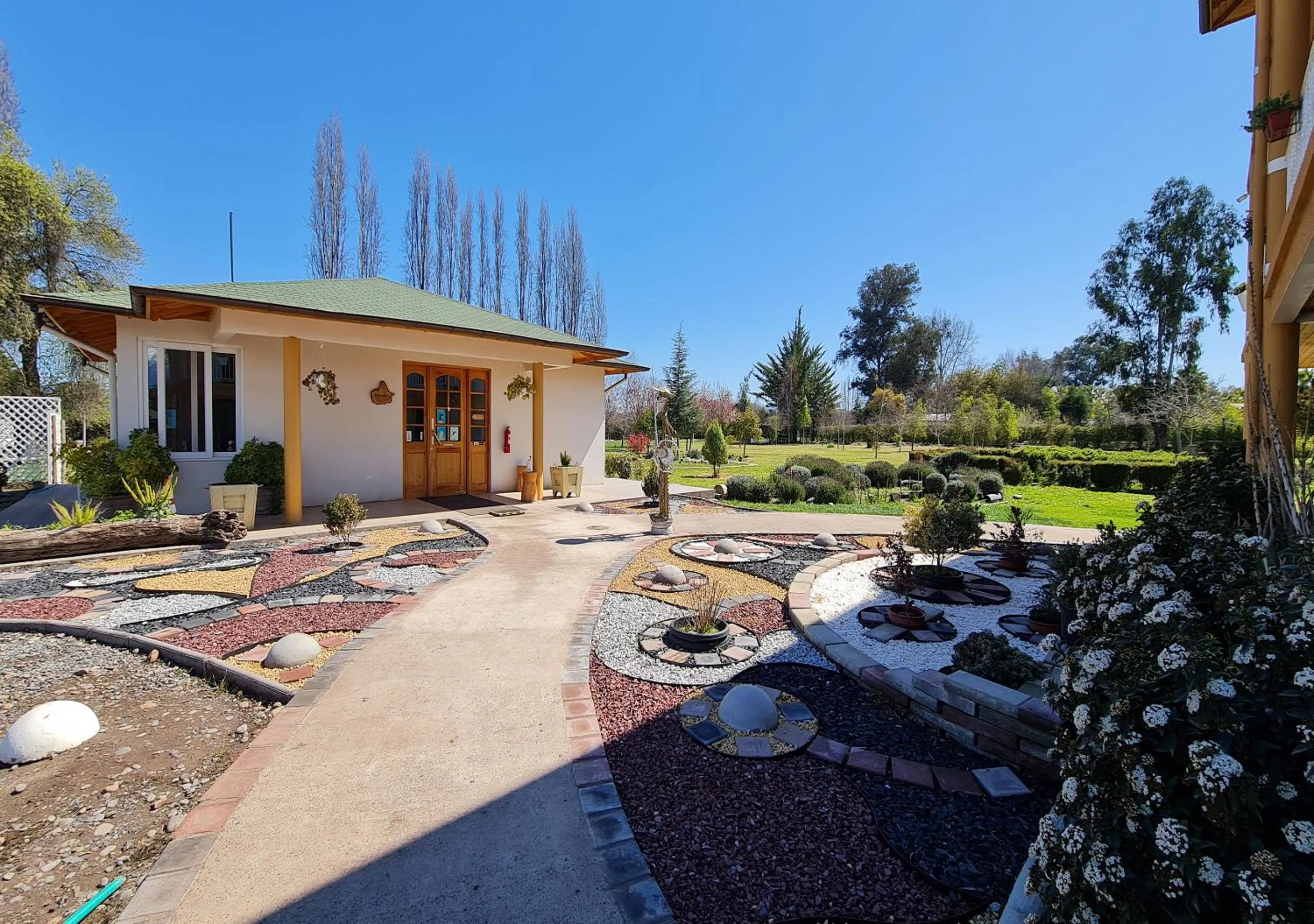 Property building in Hotel El Almendro