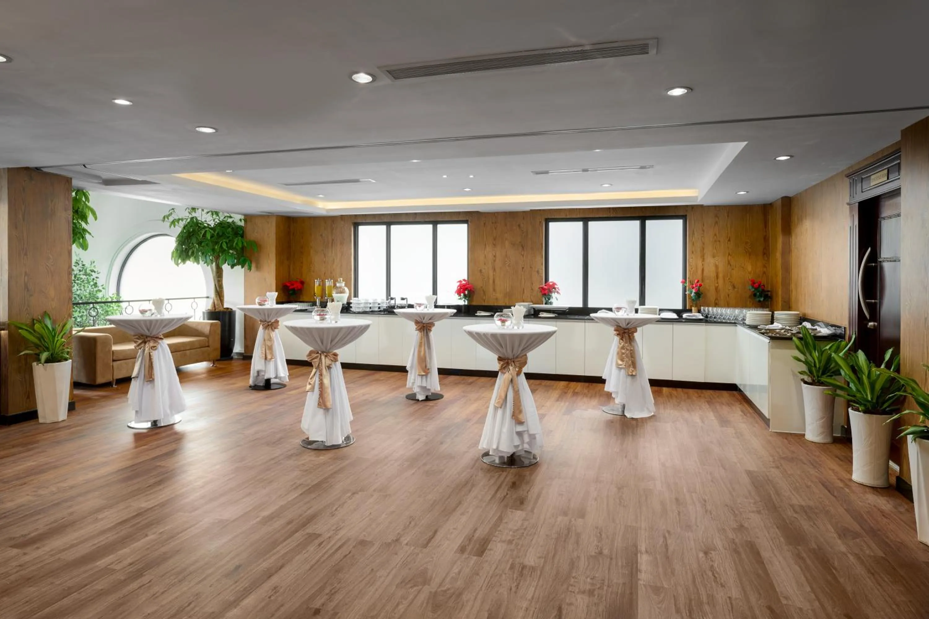 Meeting/conference room in Caravan Hotel by EHM