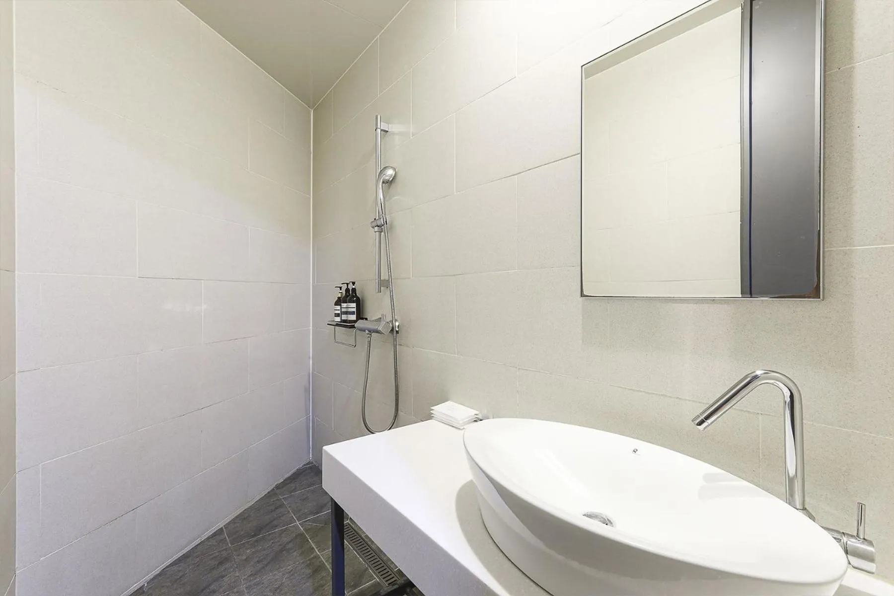 Toilet in Hotel Gray