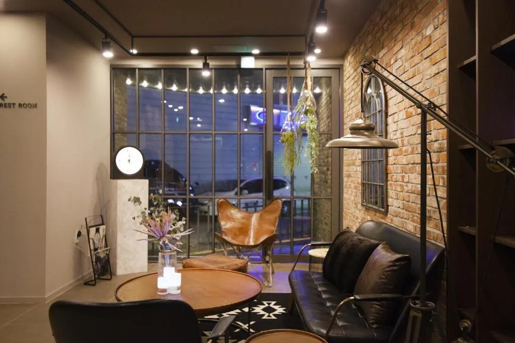 Living room in Hotel Gray