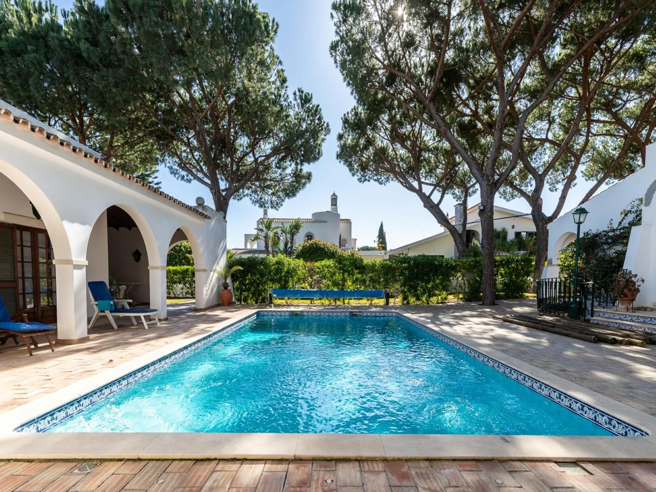 Swimming pool in Akisol Faro Relax