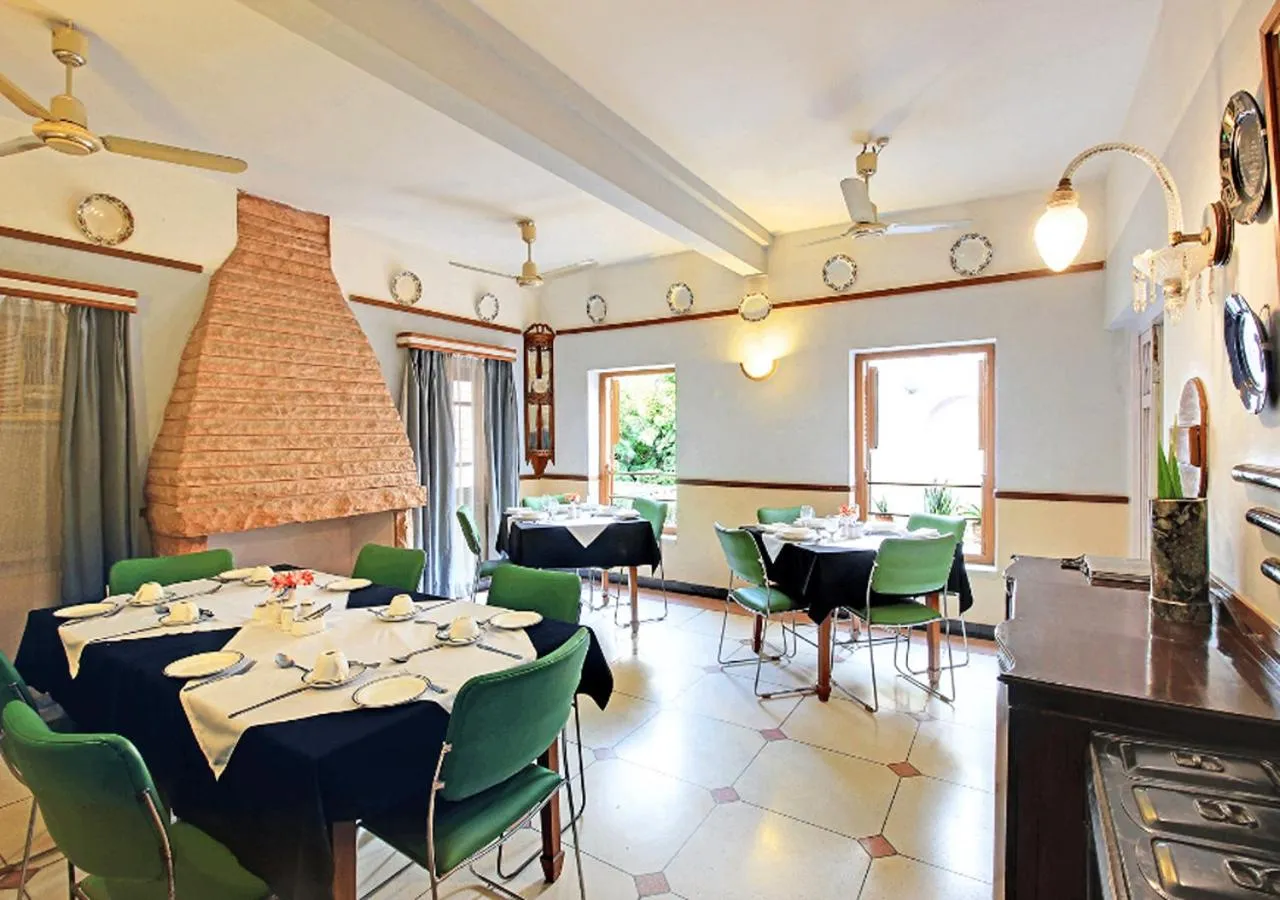 Restaurant/places to eat in Hotel Inn Season - Art Deco Heritage Hotel in Jodhpur