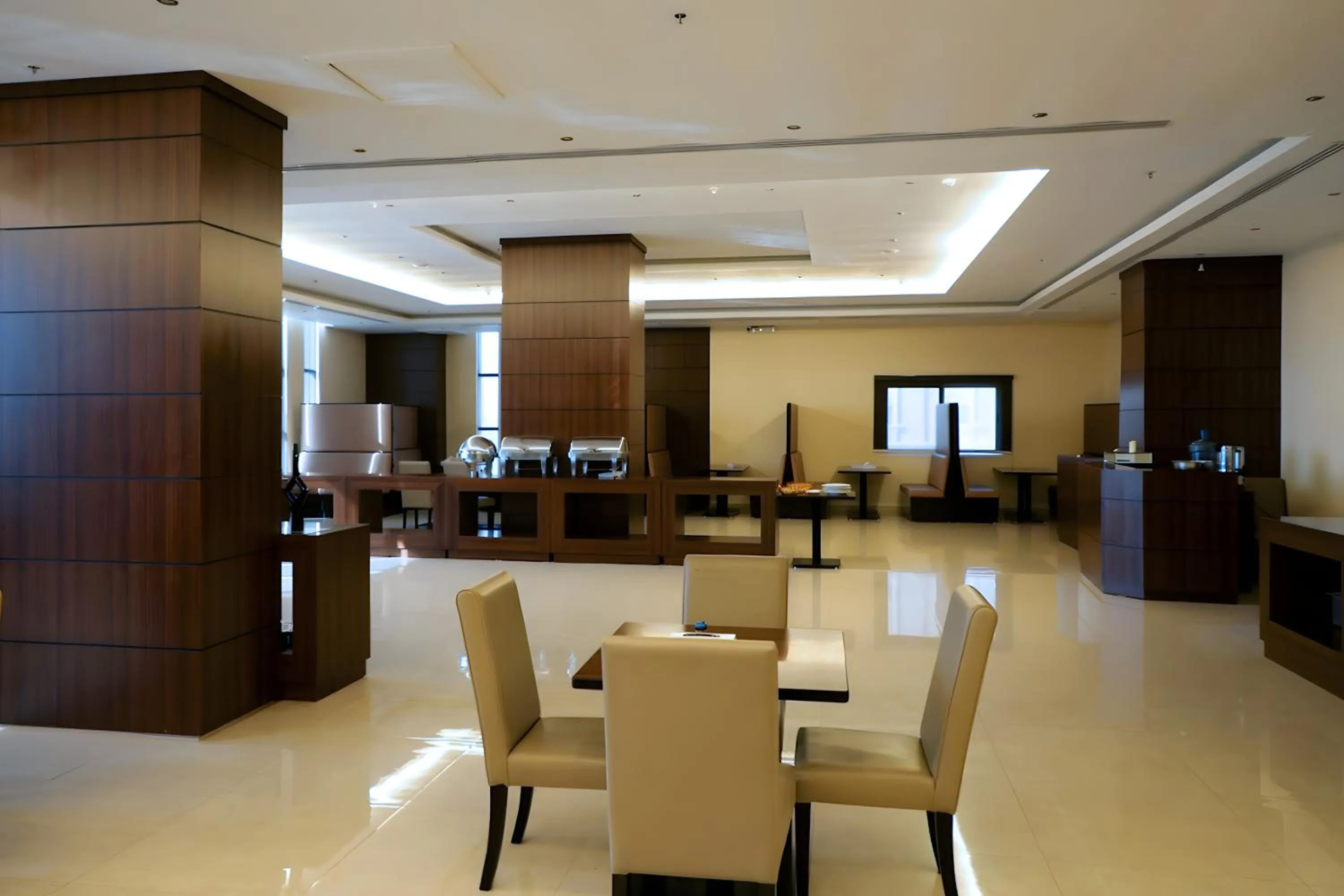 Restaurant/places to eat in Helat Hotel