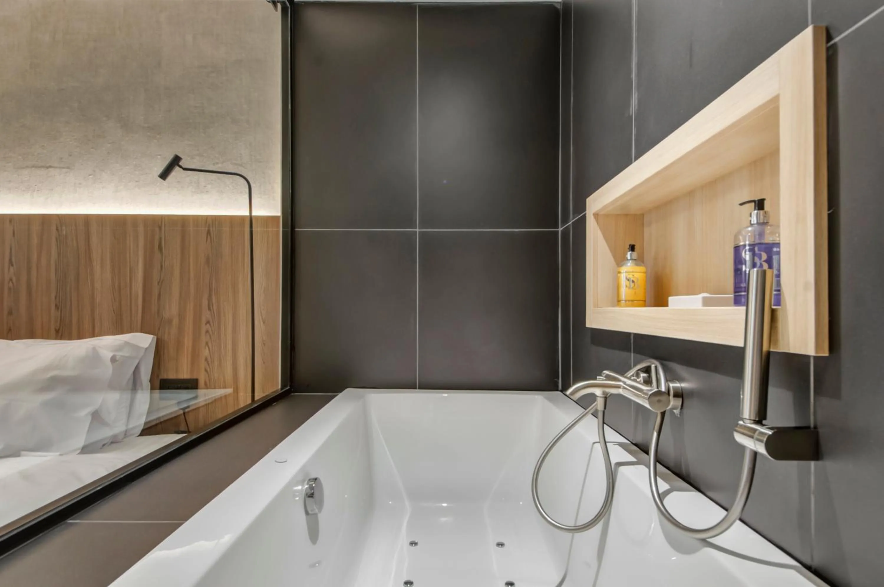 Bath in Noru Hotel Malta - Adults Only Hotel