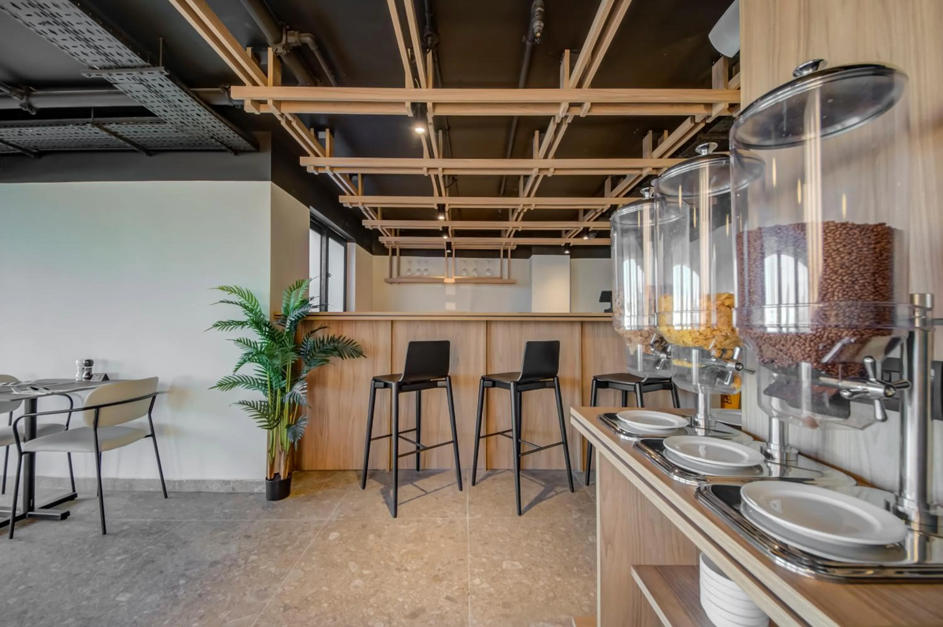 Restaurant/places to eat in Noru Hotel Malta - Adults Only Hotel