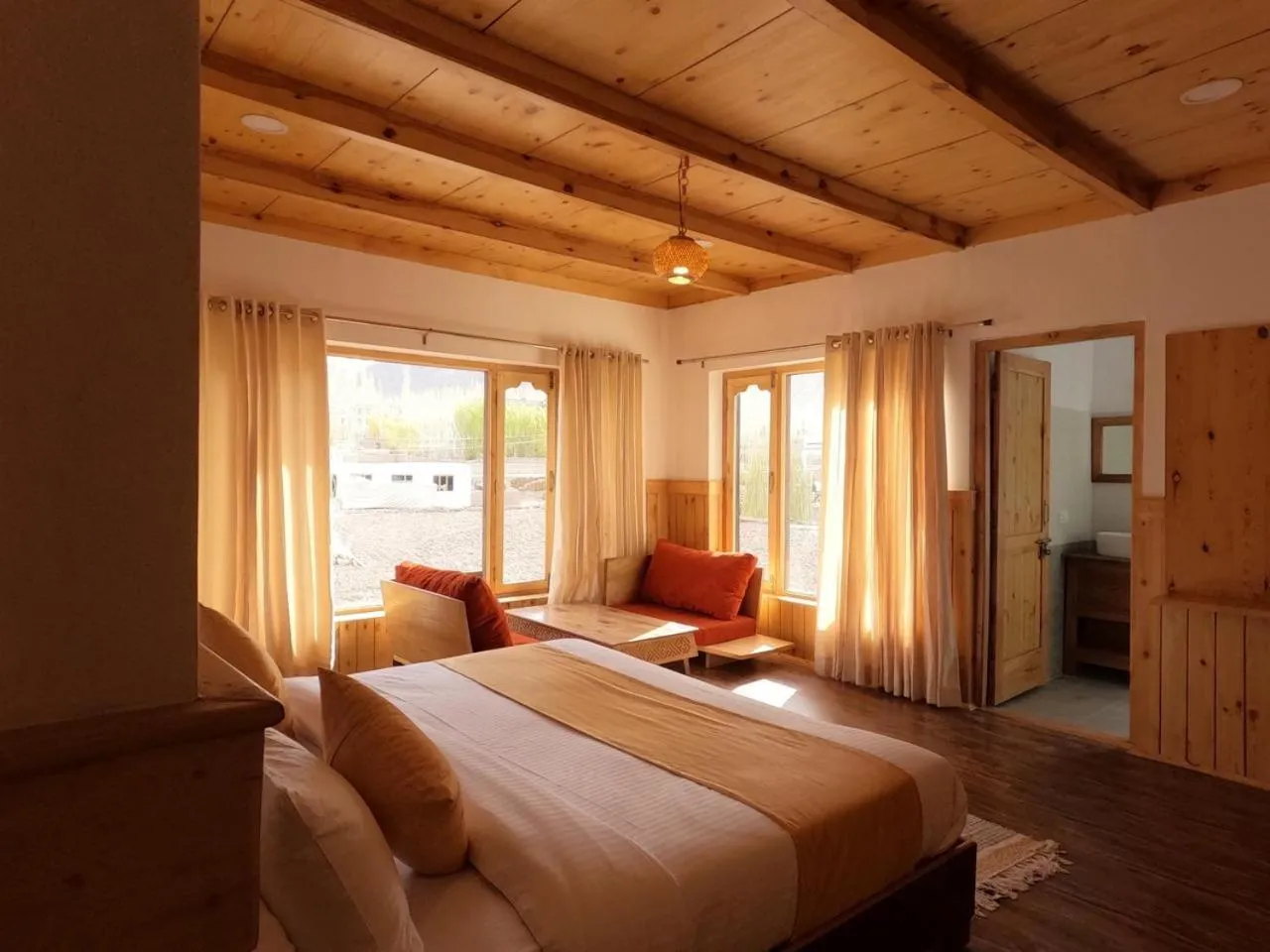 Photo of the whole room, Bed in Shalla Heritage