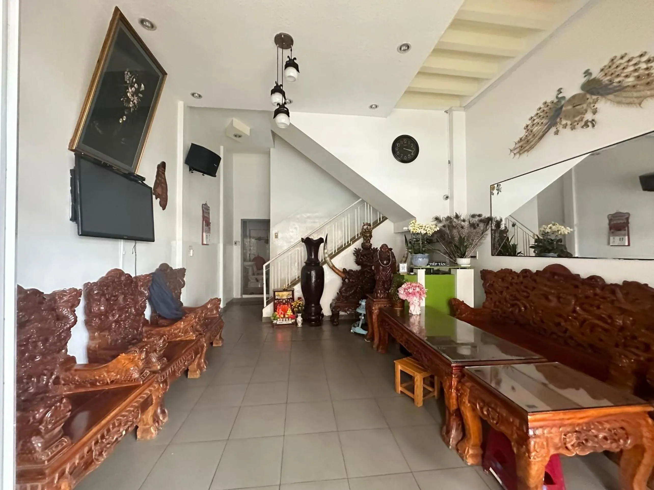 Lobby or reception in OYO 1233 Yen Quyen Hotel