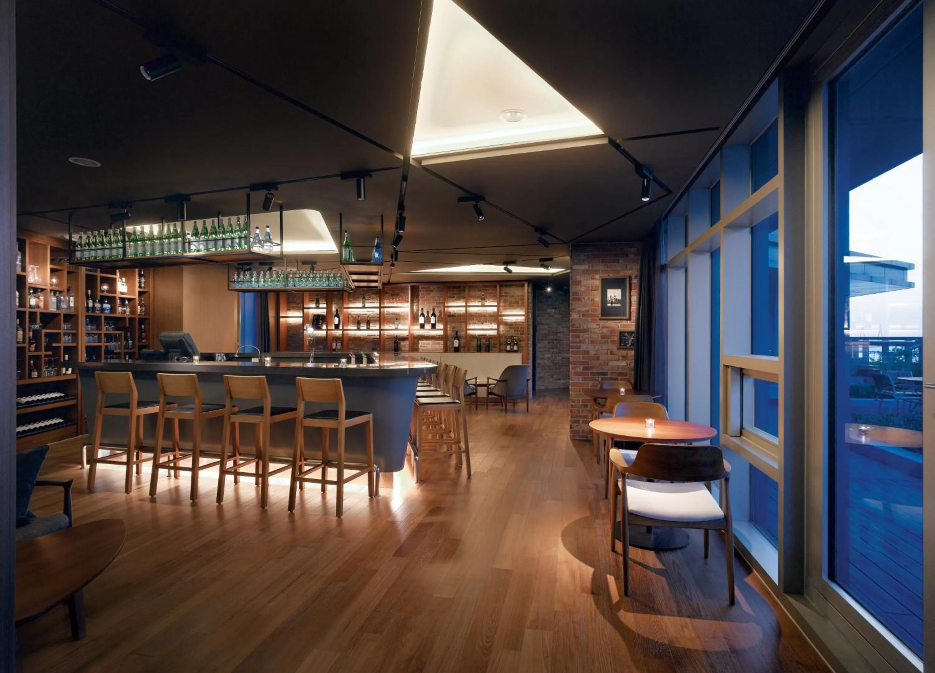 Lounge or bar in Holiday Inn Incheon Songdo by IHG