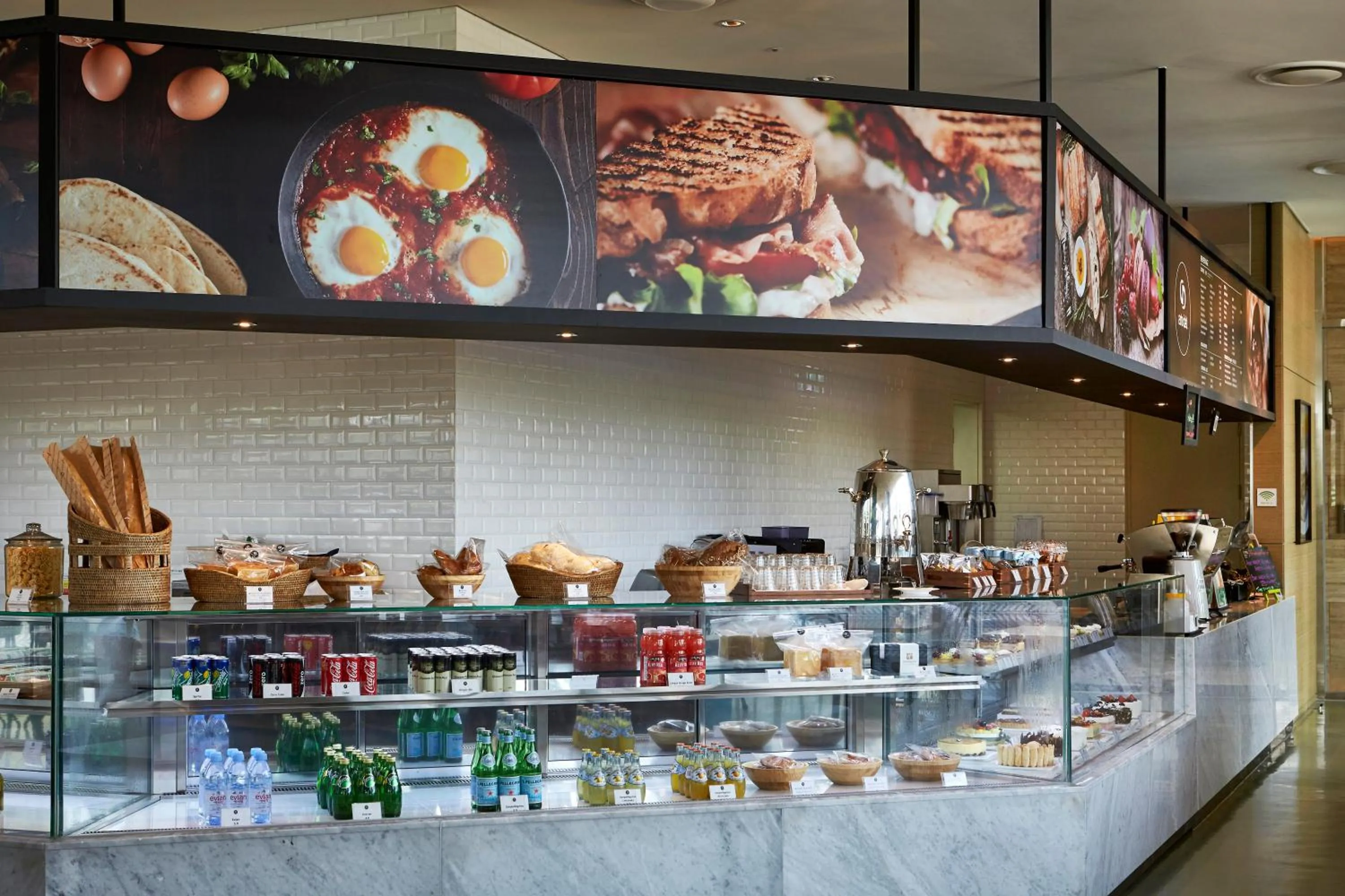 Restaurant/places to eat in Holiday Inn Incheon Songdo by IHG