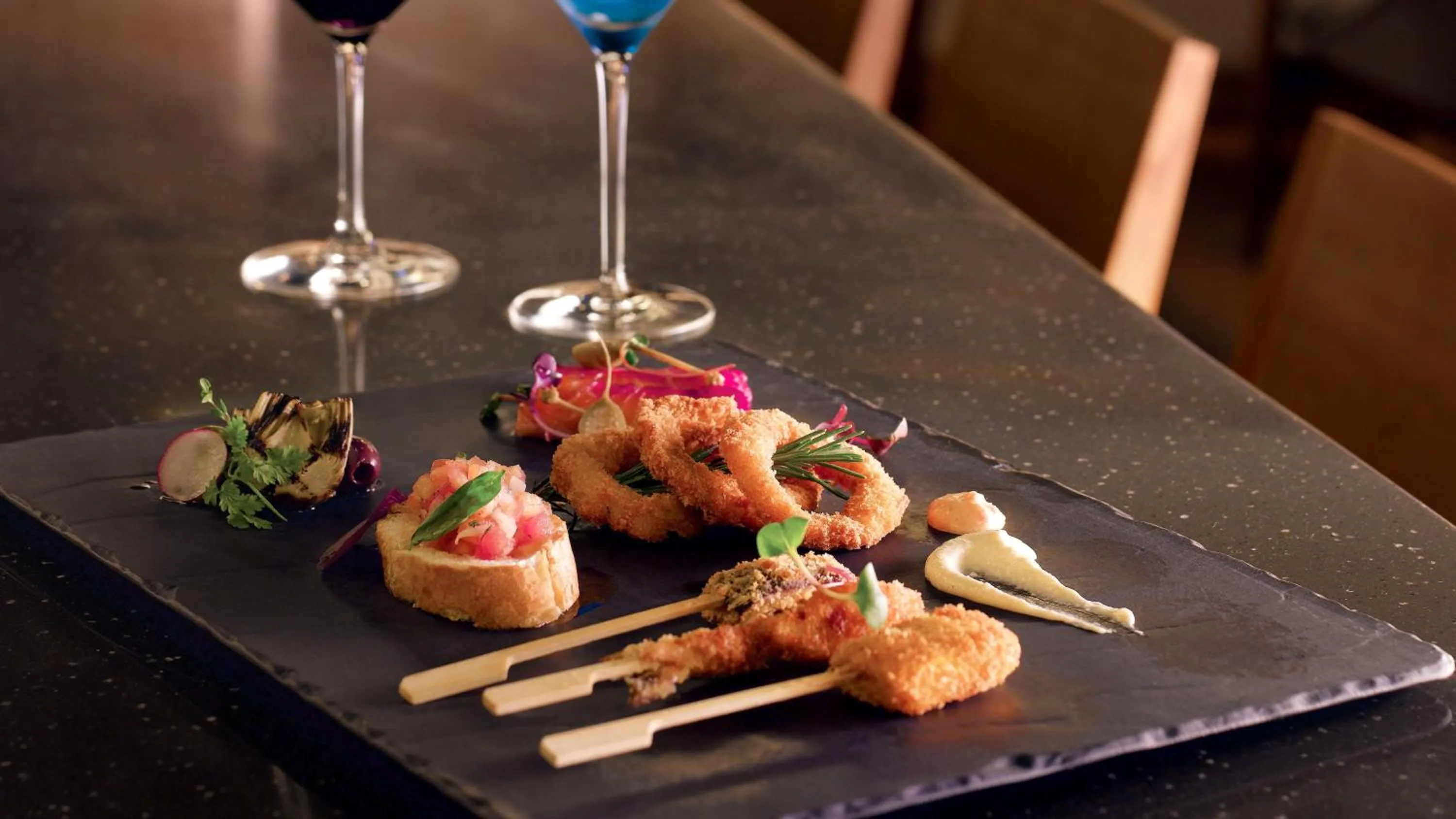 Lounge or bar in Holiday Inn Incheon Songdo by IHG