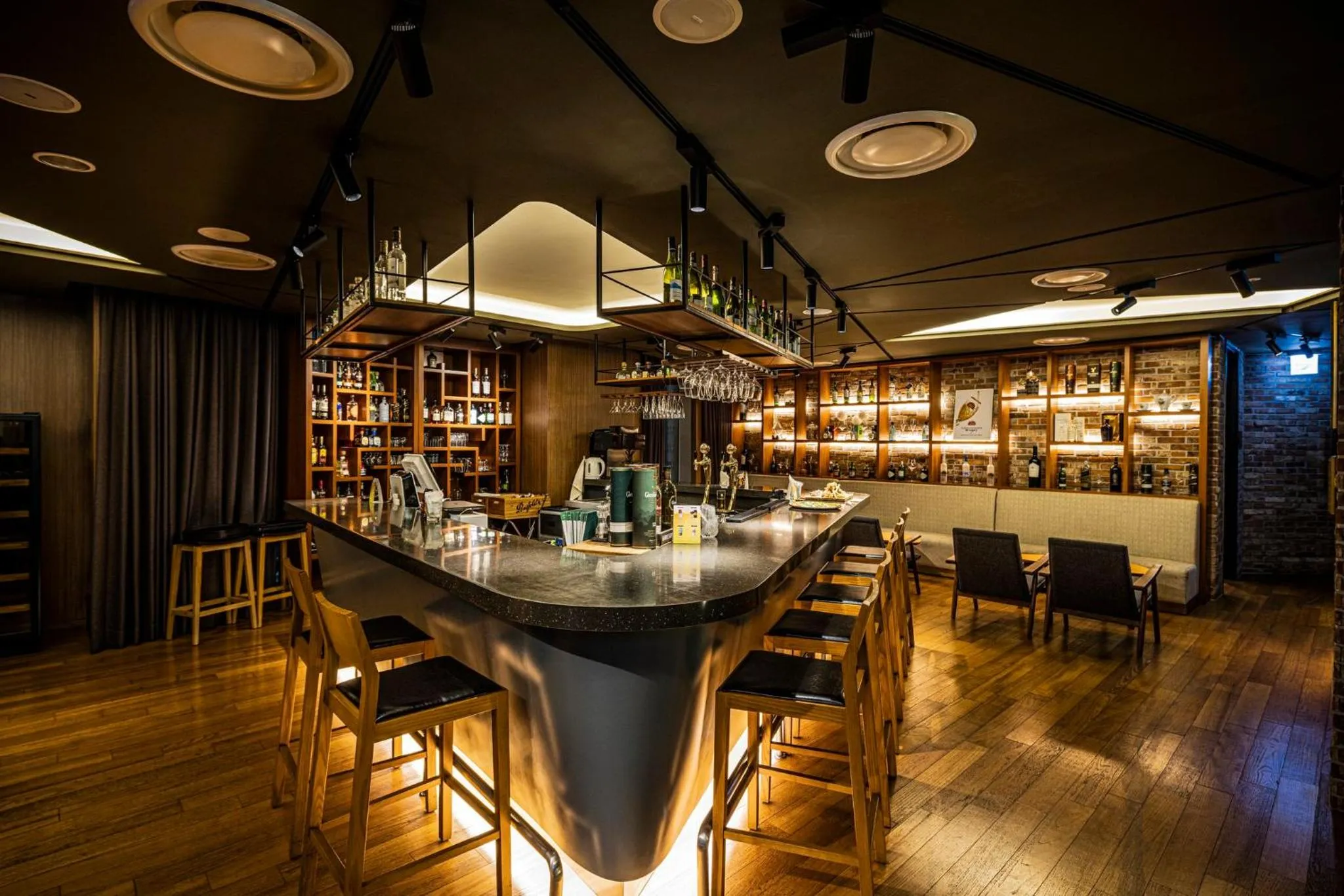 Lounge or bar in Holiday Inn Incheon Songdo by IHG