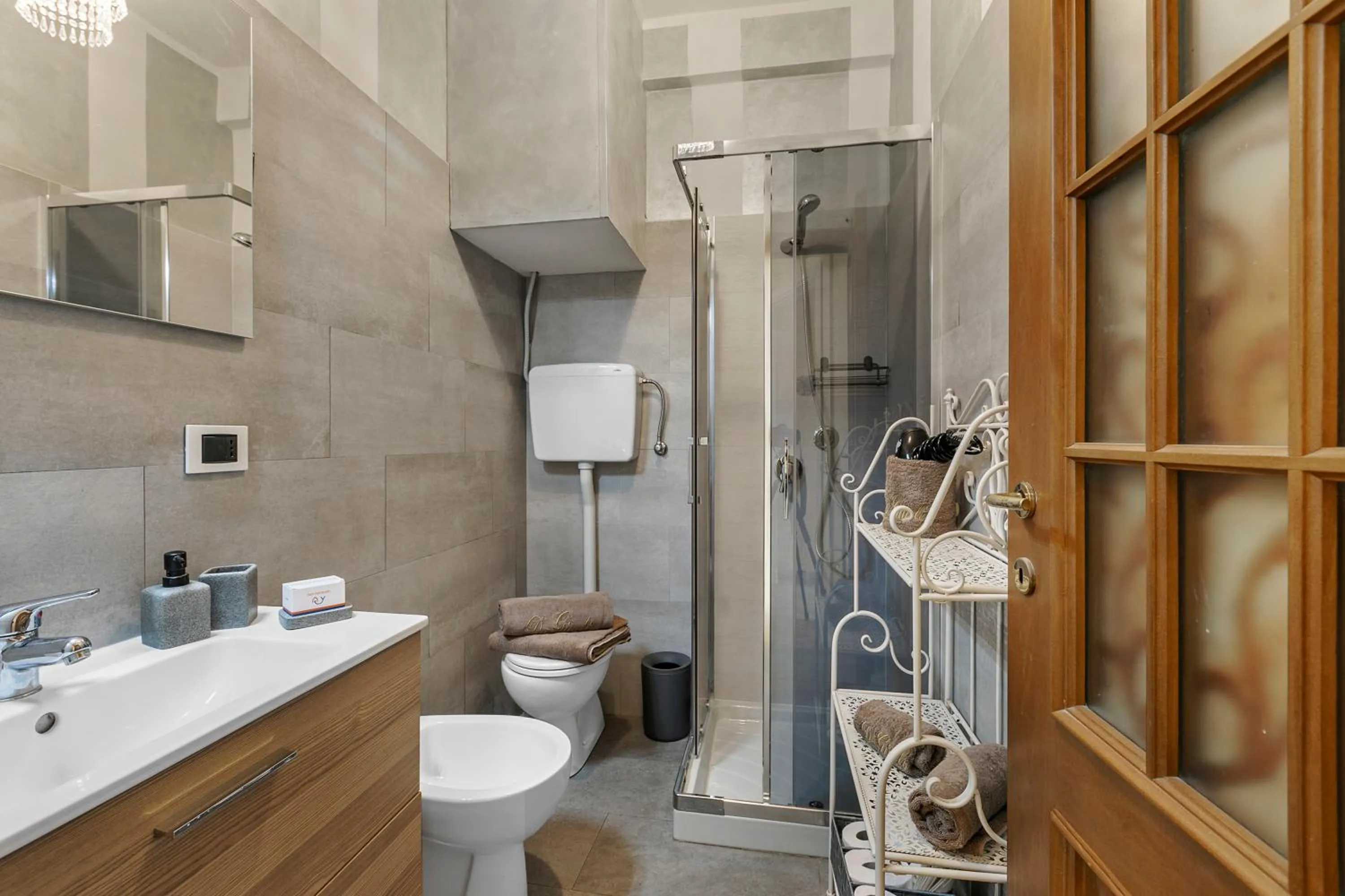 Shower in B&B Da Giueli Rooms On The Seafront