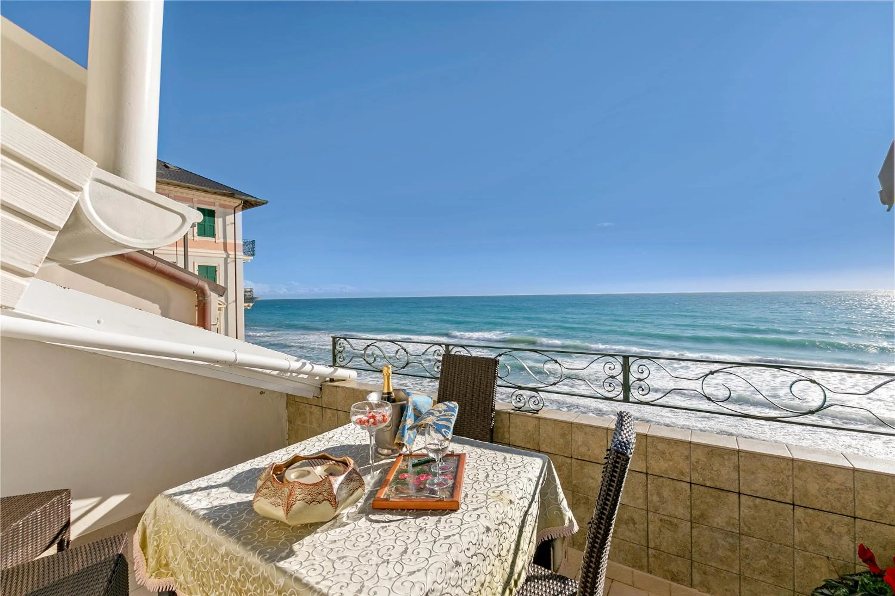 Balcony/Terrace in B&B Da Giueli Rooms On The Seafront