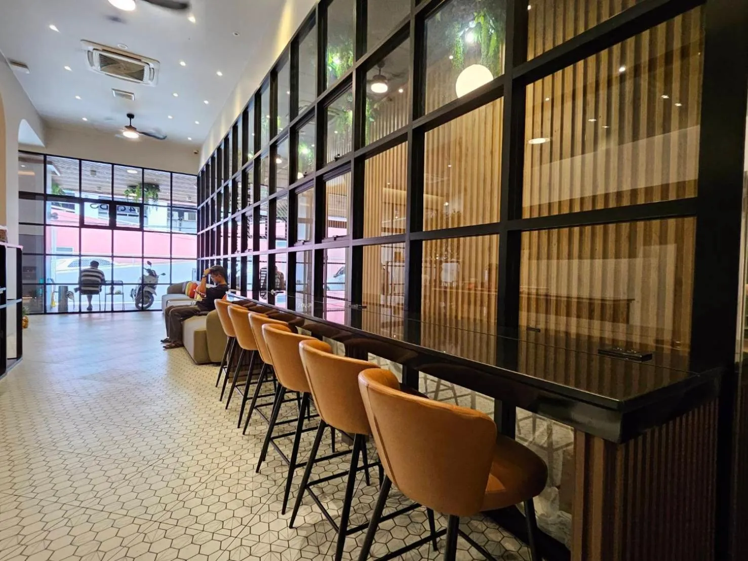 Area and facilities in 14 Sathorn Hotel