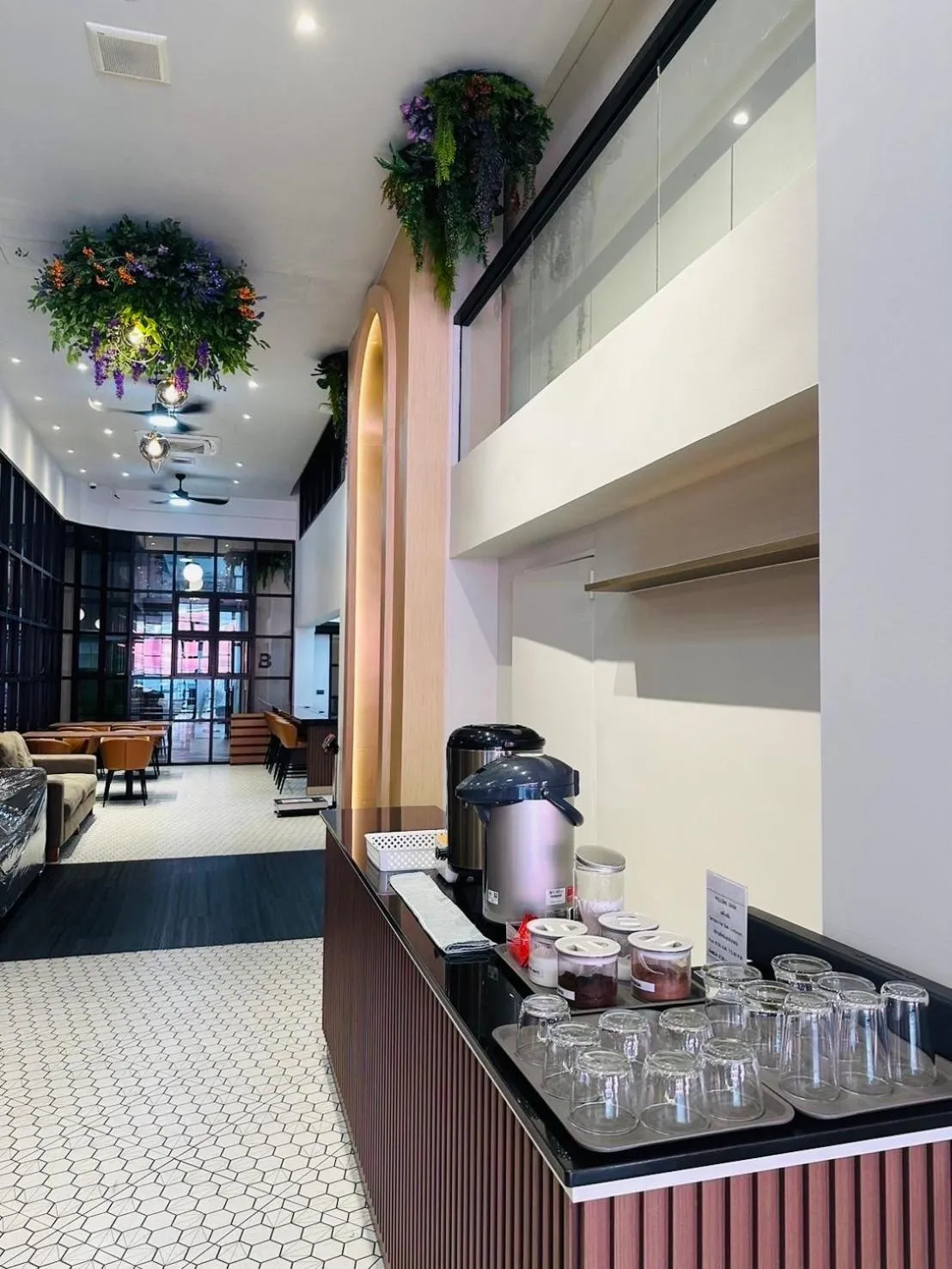 Food and drinks in 14 Sathorn Hotel