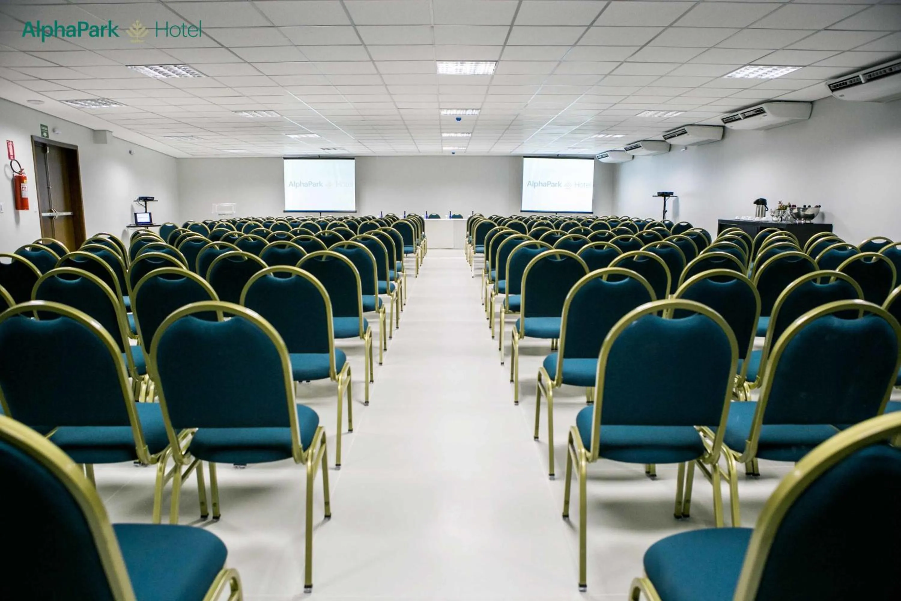 Business facilities in AlphaPark Hotel