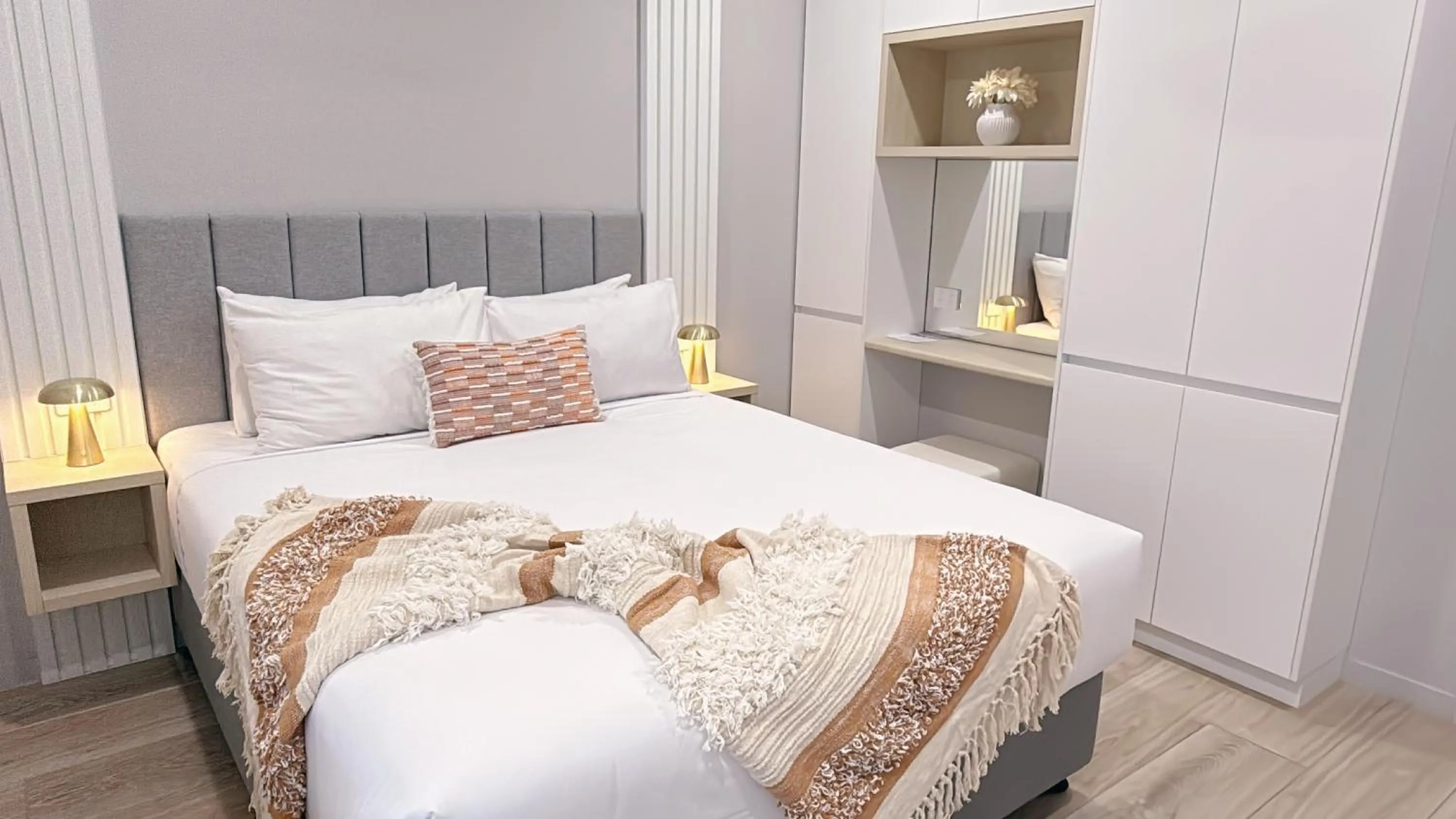 Bedroom, Bed in Belmoral Corporate Suites