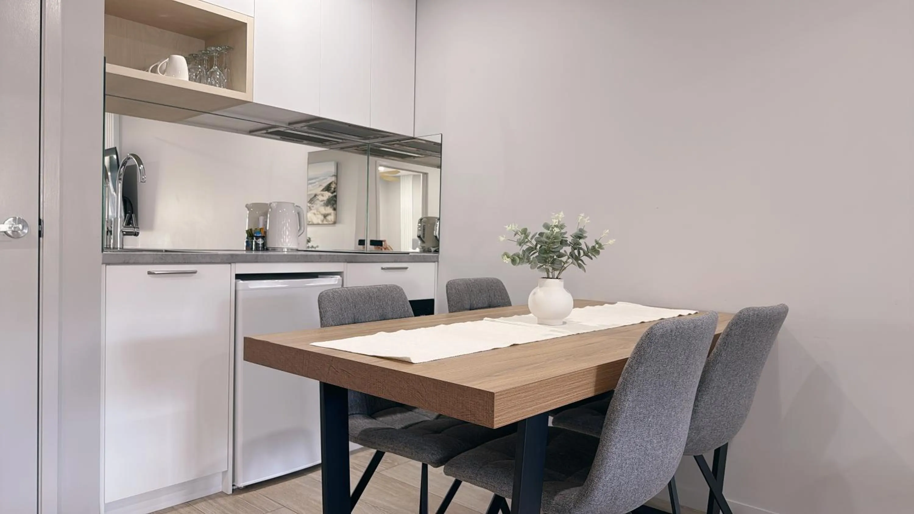 Dining area in Belmoral Corporate Suites