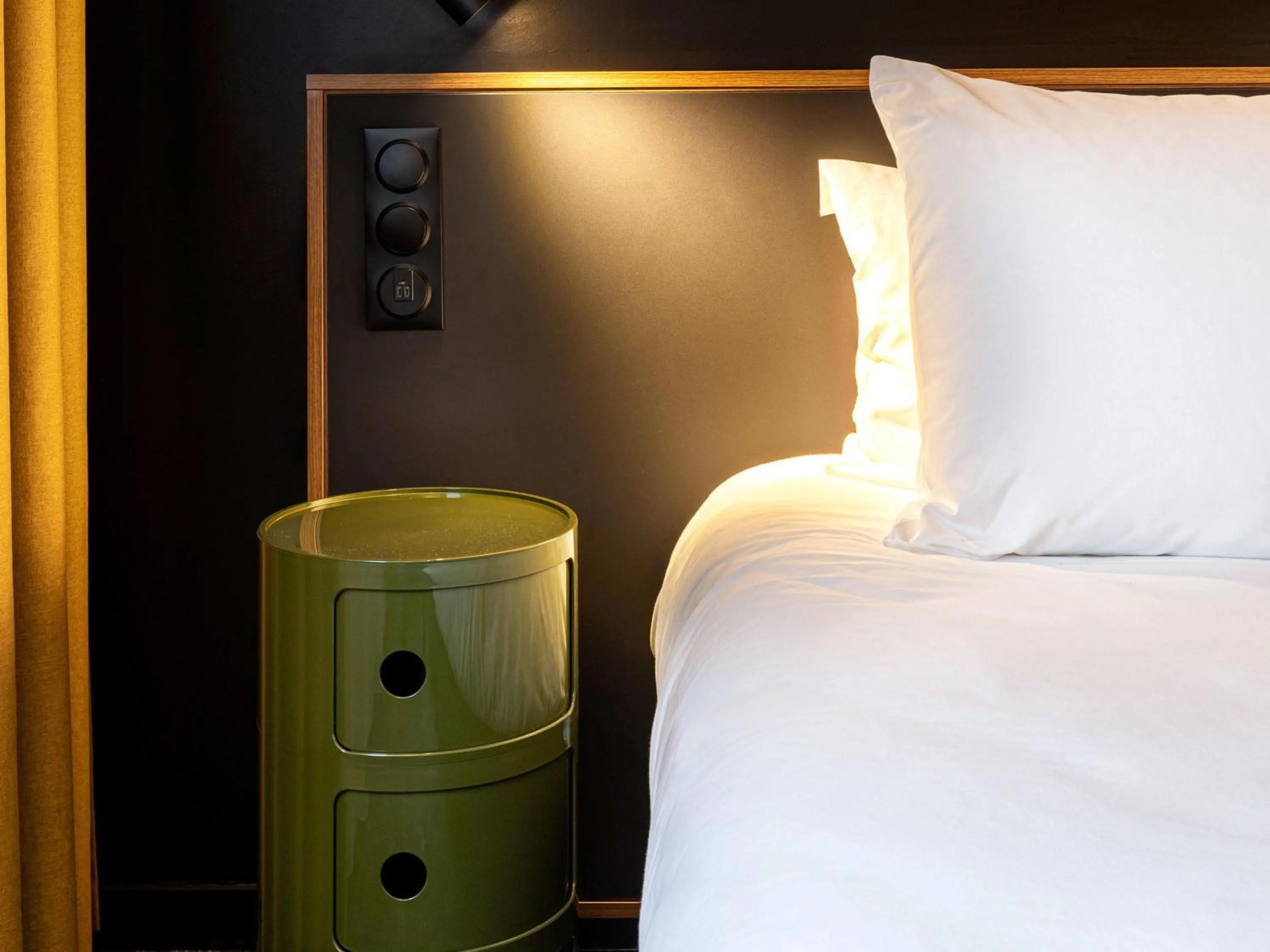 Bedroom, Bed in ibis Styles Paris Villejuif