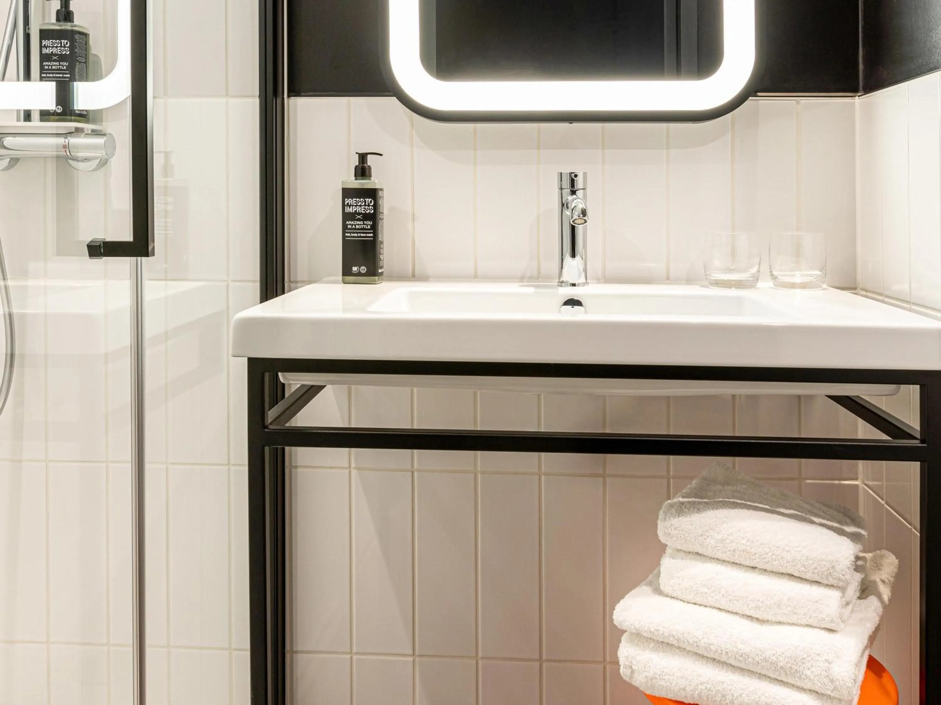 Bedroom in ibis Styles Paris Villejuif