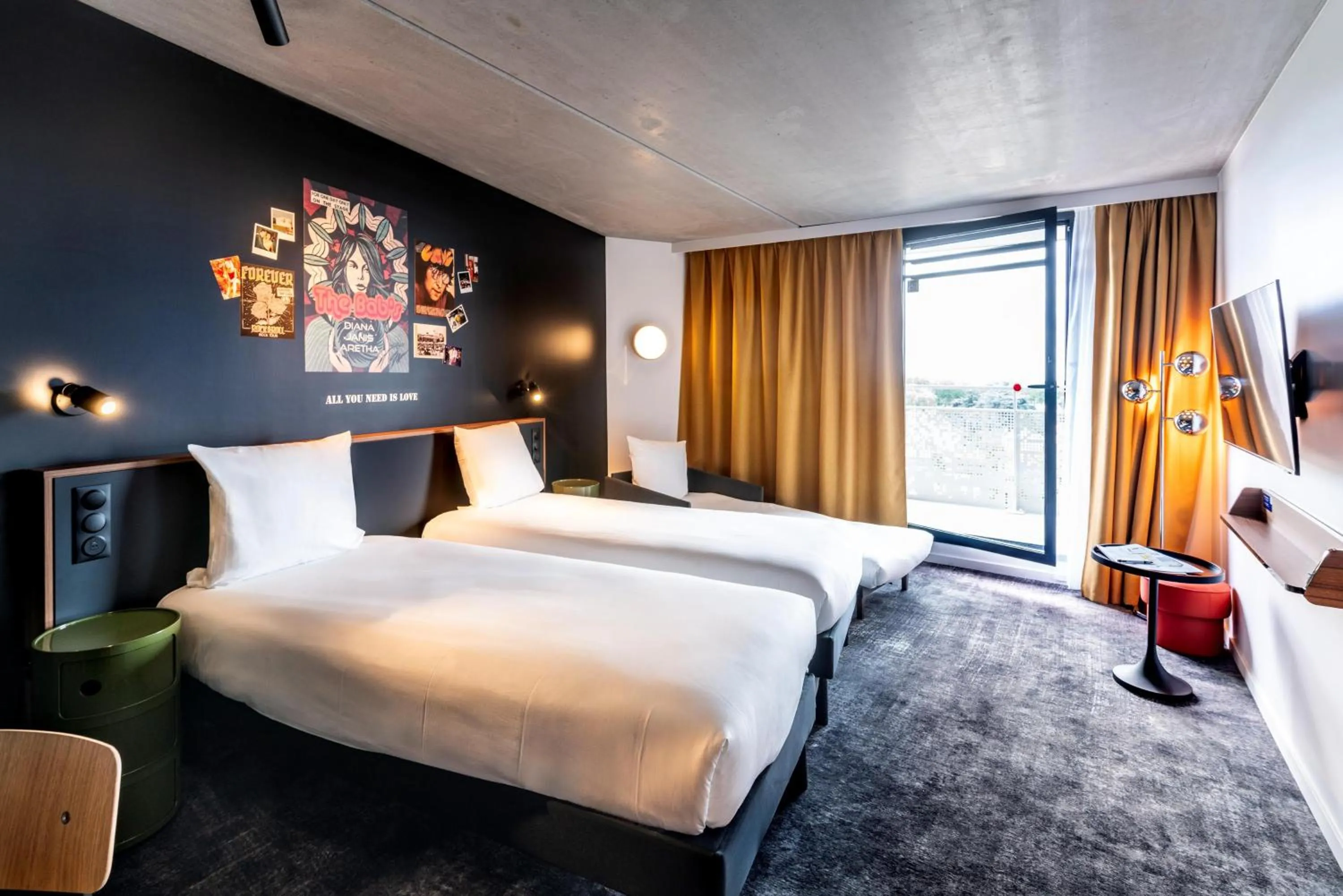 Bed in ibis Styles Paris Villejuif