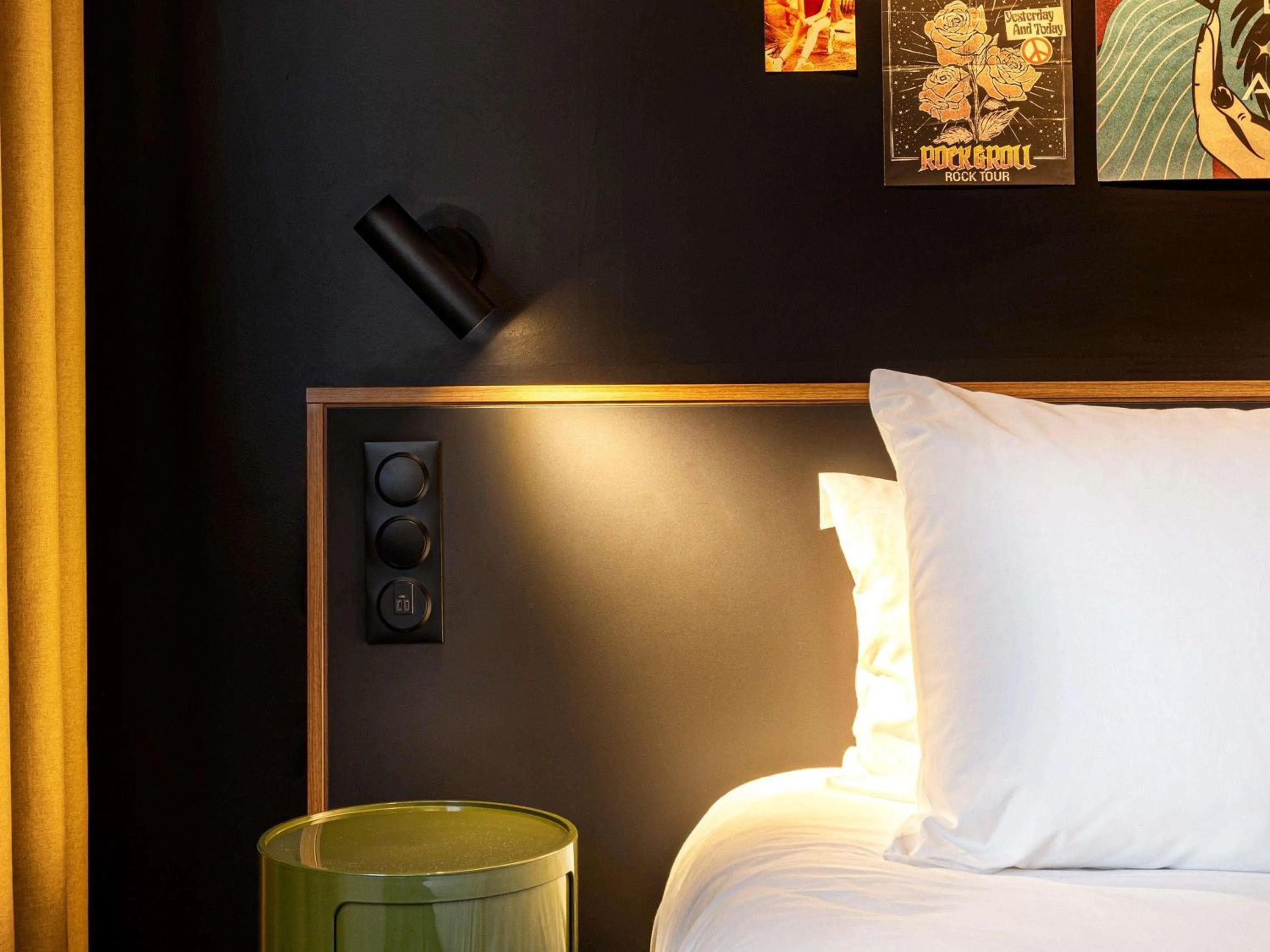 Bedroom, Bed in ibis Styles Paris Villejuif