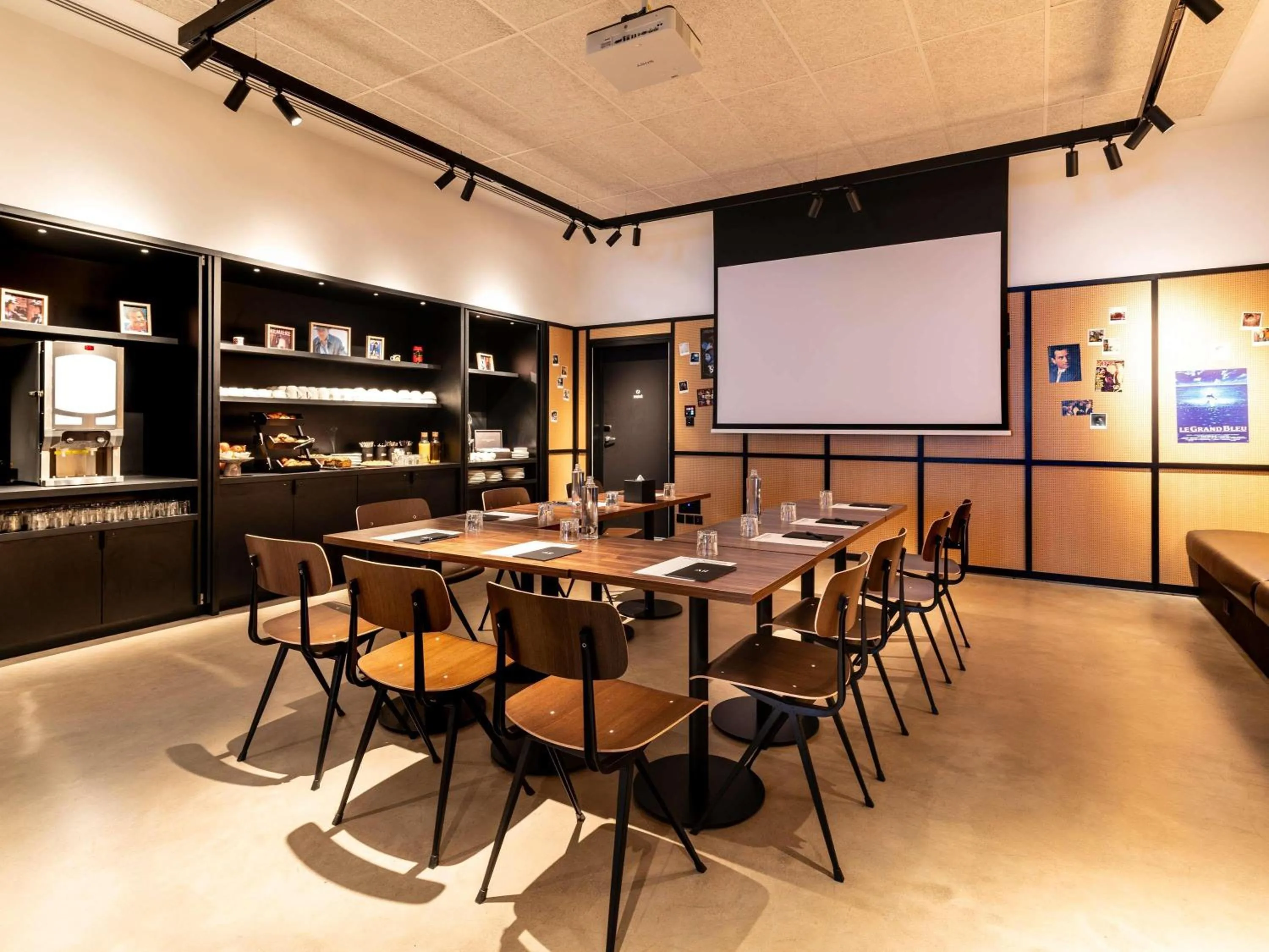 Meeting/conference room in ibis Styles Paris Villejuif