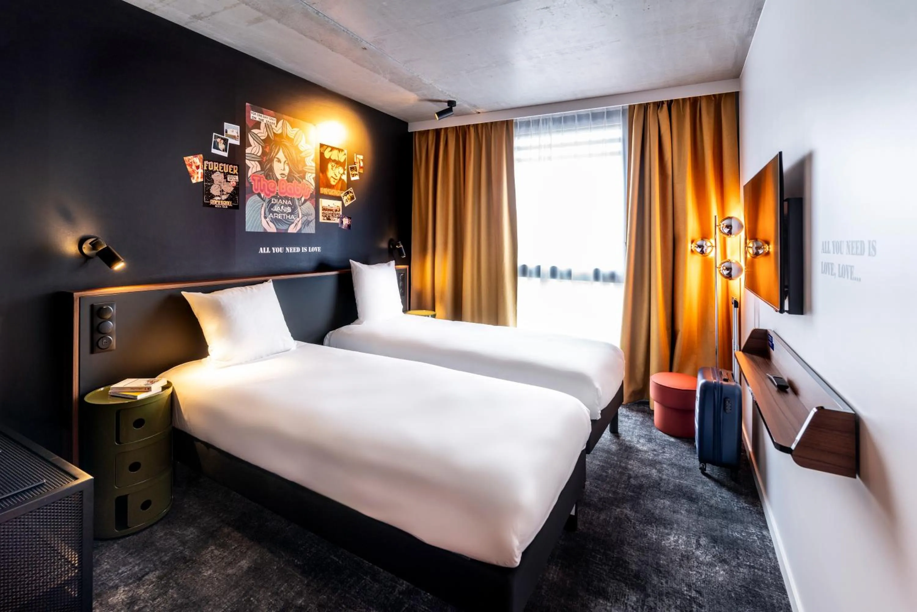 Bed in ibis Styles Paris Villejuif
