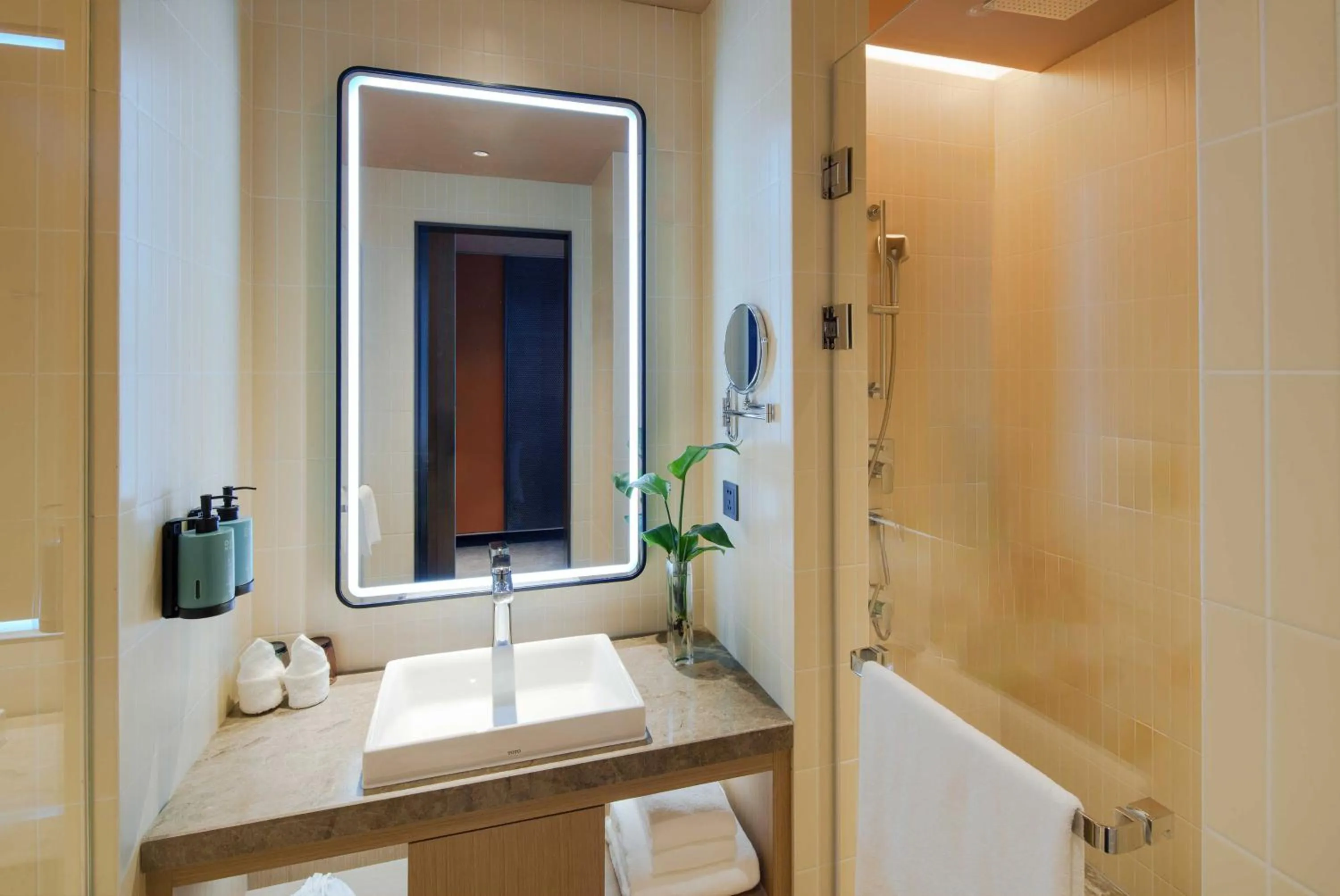 Shower in Novotel Nanjing Airport