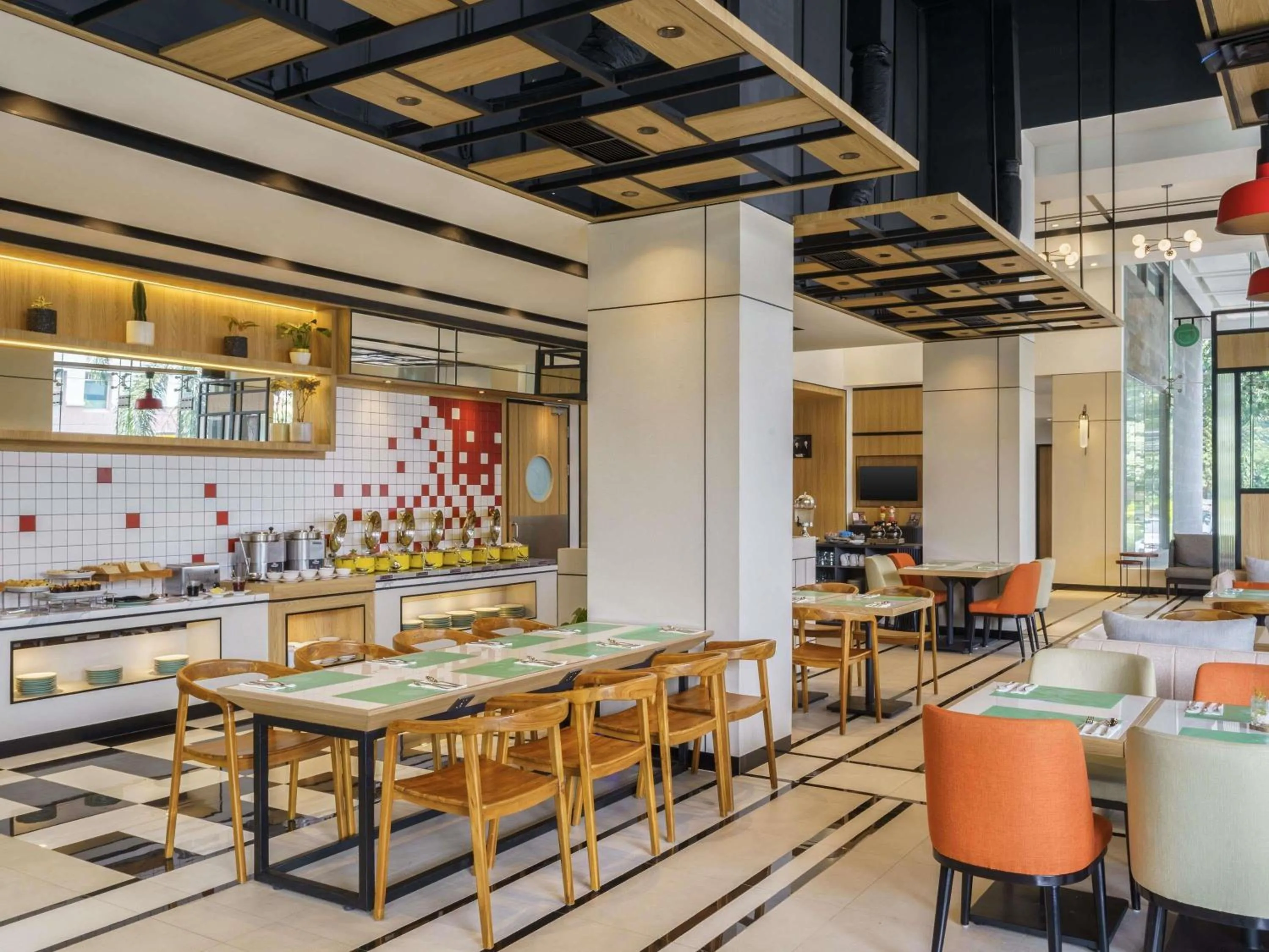 Restaurant/places to eat in ibis Jakarta Raden Saleh