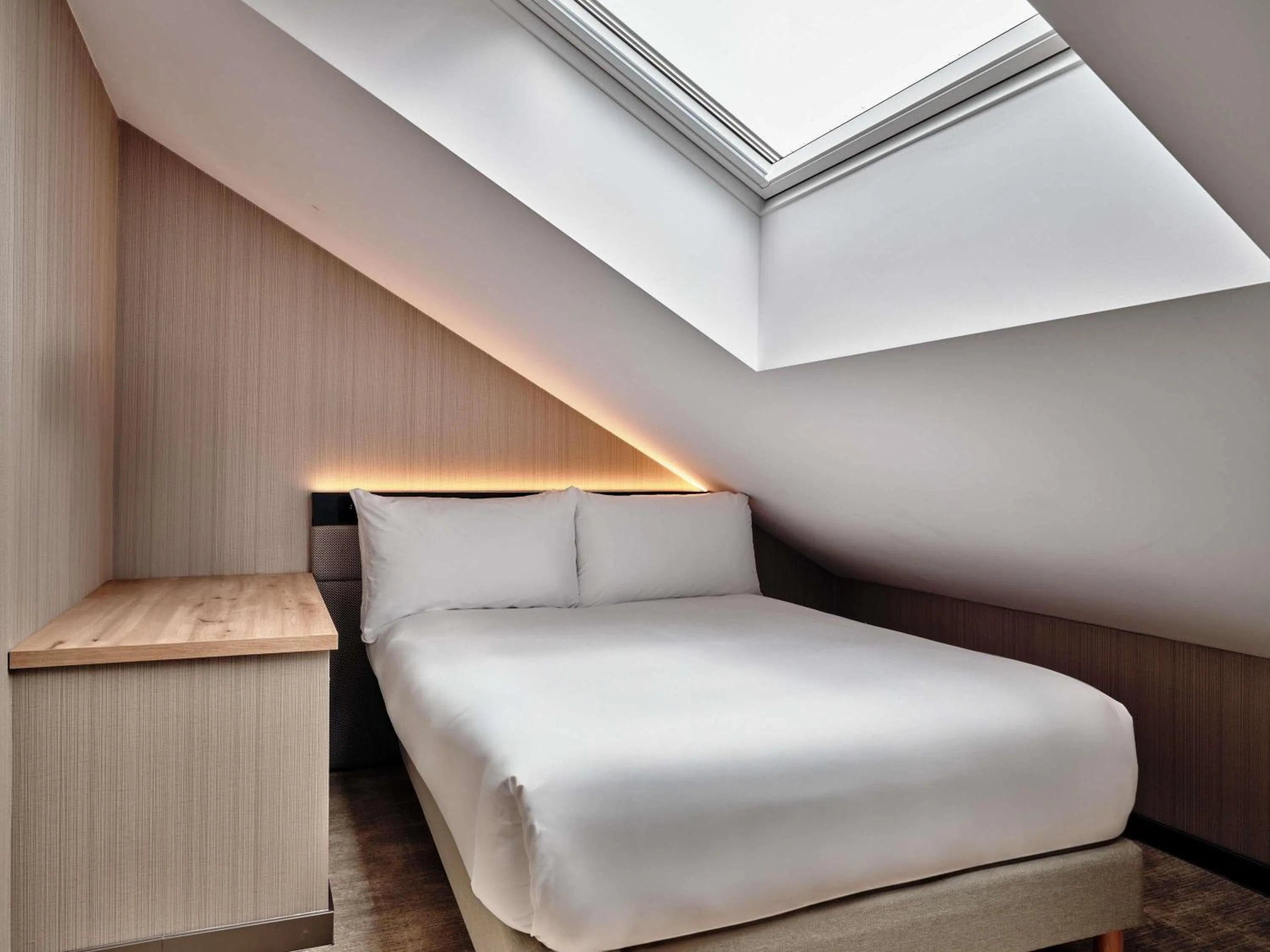 Bedroom, Bed in Mövenpick Resort & Spa Karpacz