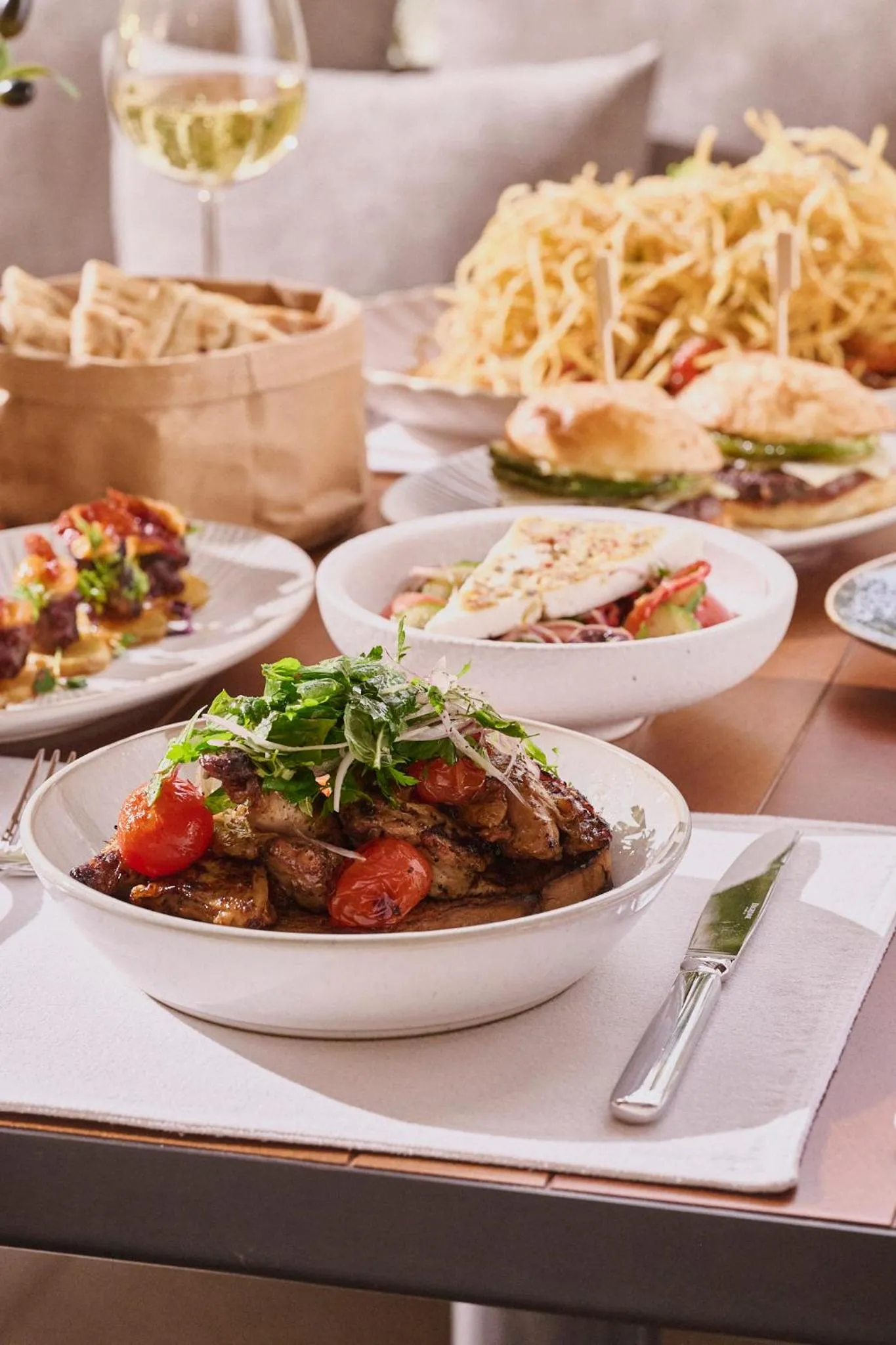 Restaurant/places to eat in Novotel Riyadh Sahafa