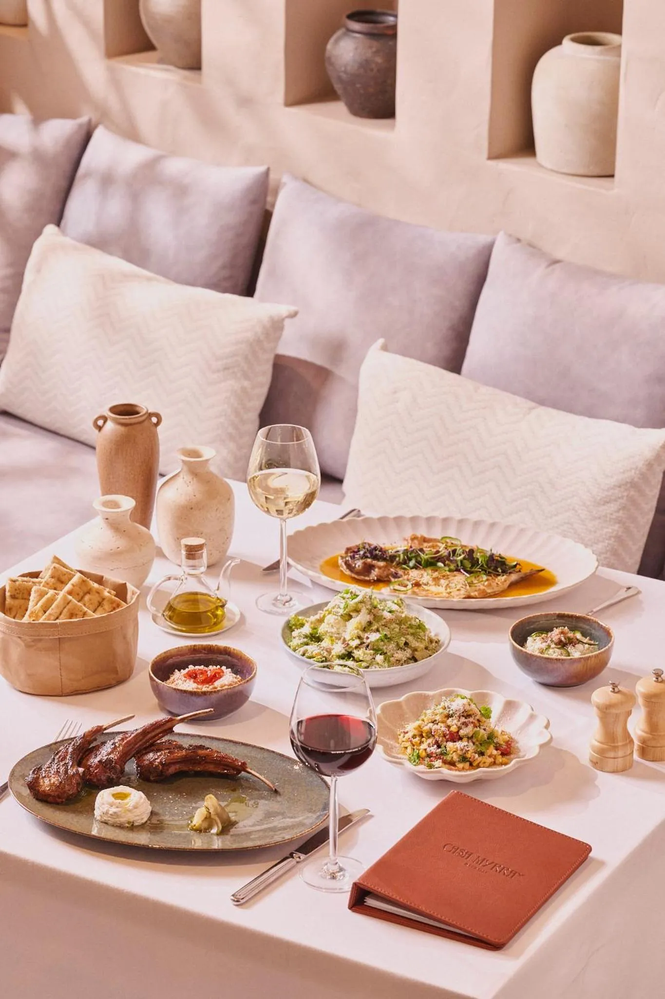 Restaurant/places to eat in Novotel Riyadh Sahafa